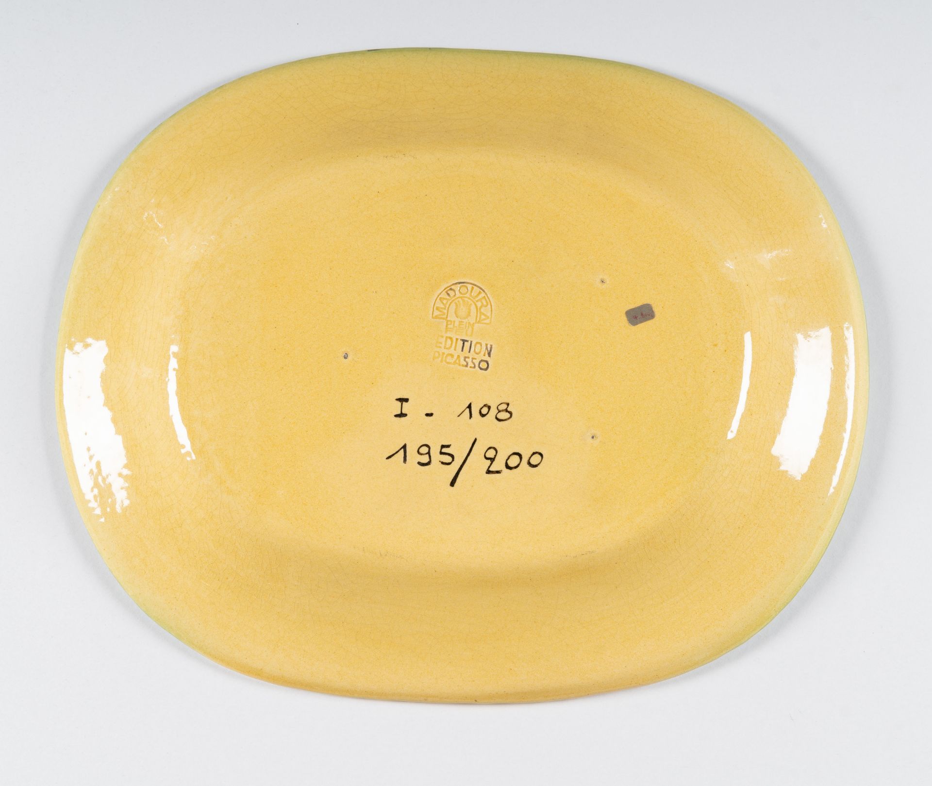 Pablo Picasso (1881 Málaga - Mougins bei Cannes 1973) – Joueur de diaule.Ceramic bowl. White clay - Image 3 of 3