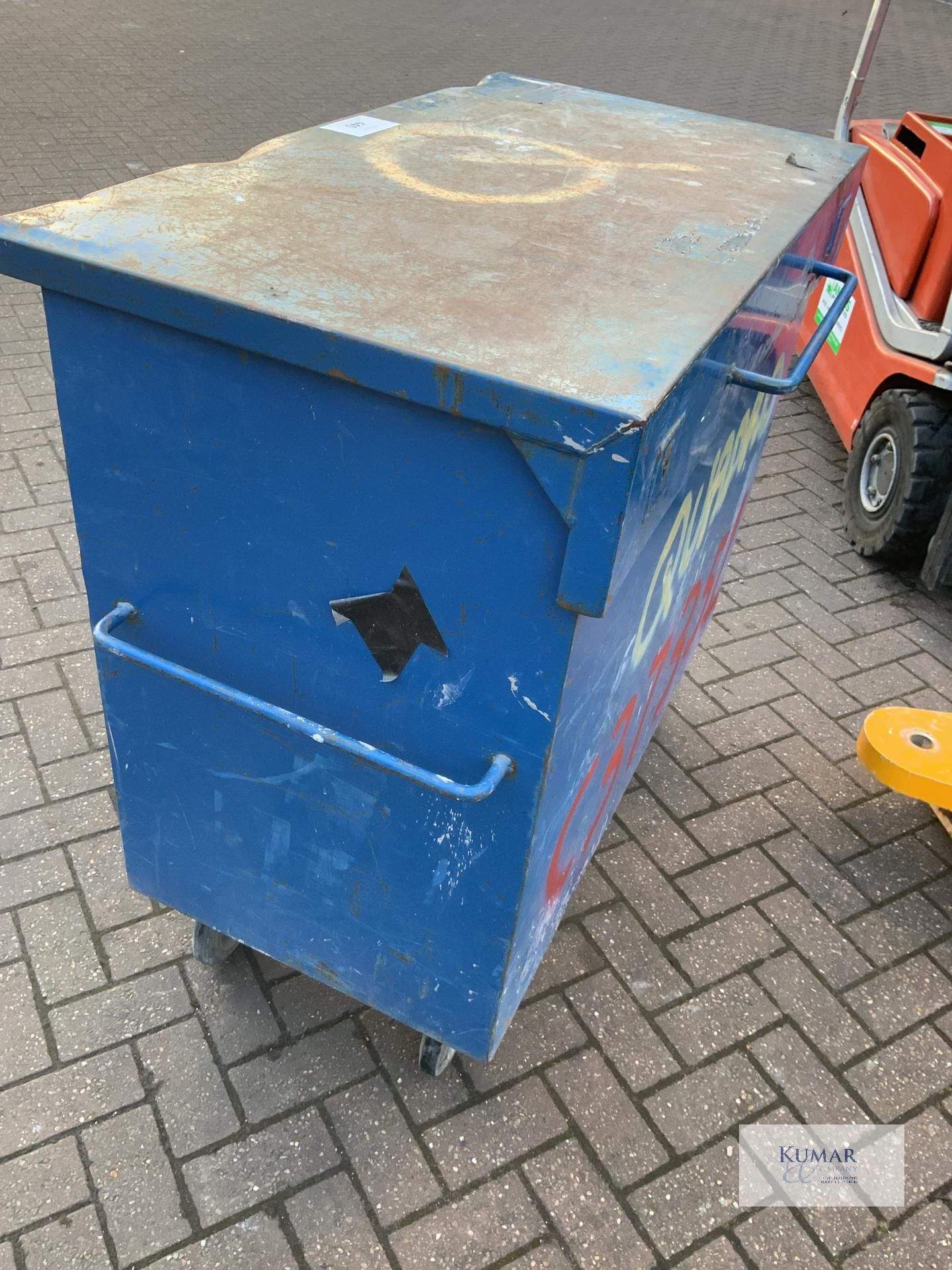 Site safety box on casters with keys - Image 3 of 6