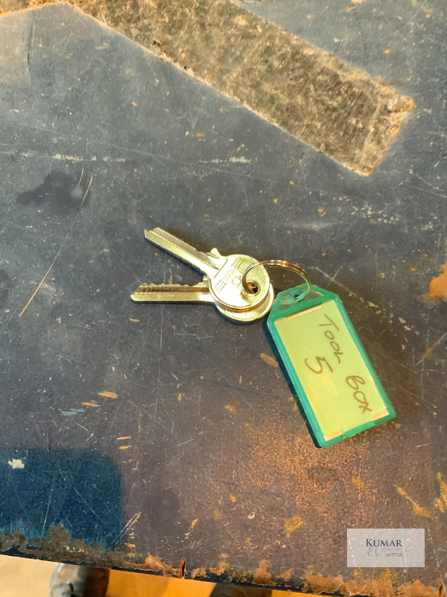 Site safety box on casters with keys - Image 6 of 6