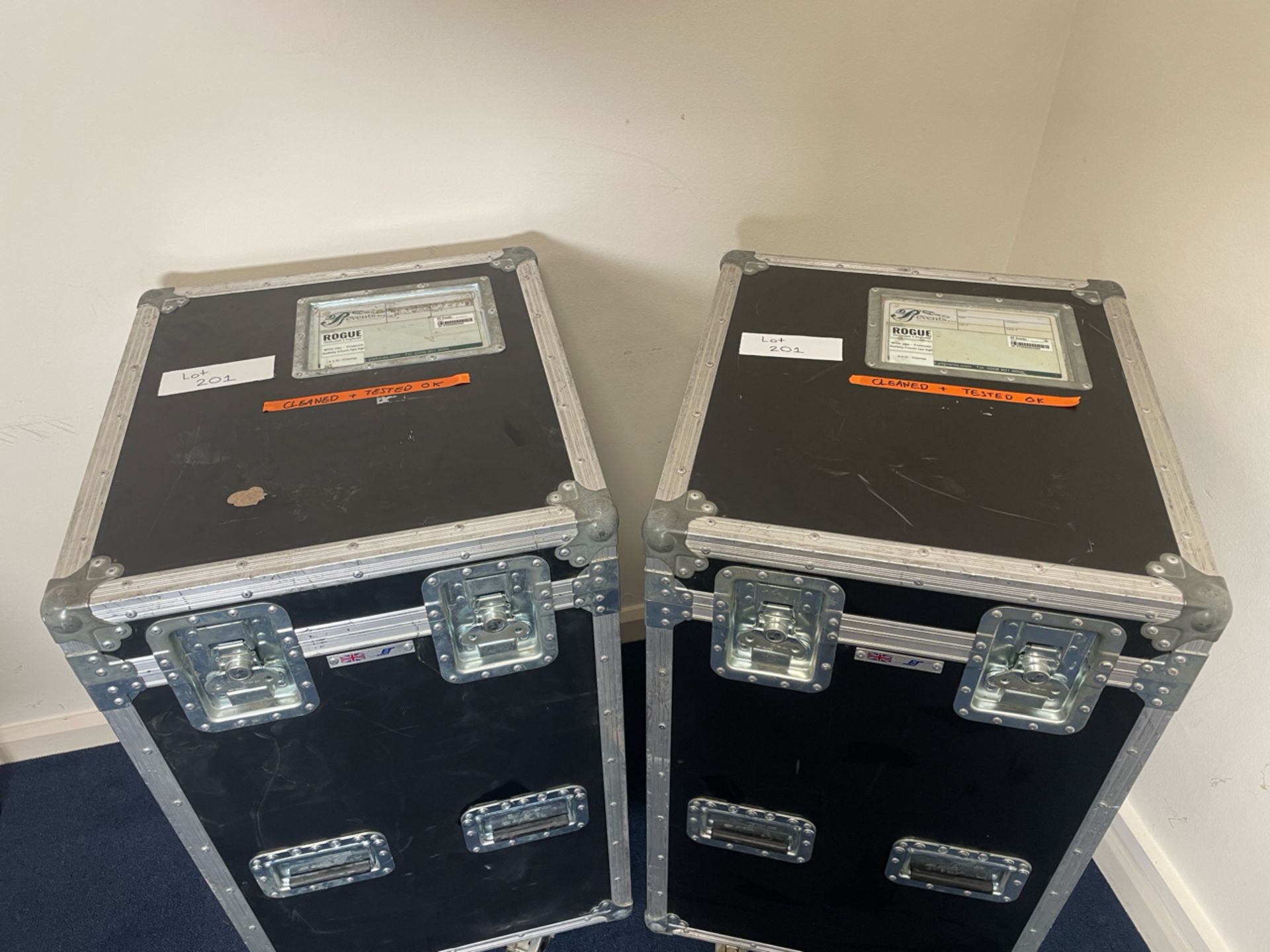 4x Units of Chauvet Rogue Outcast One Hybrid - in 5 STAR Flight Cases IP Hybrid Moving Heads with - Image 9 of 10