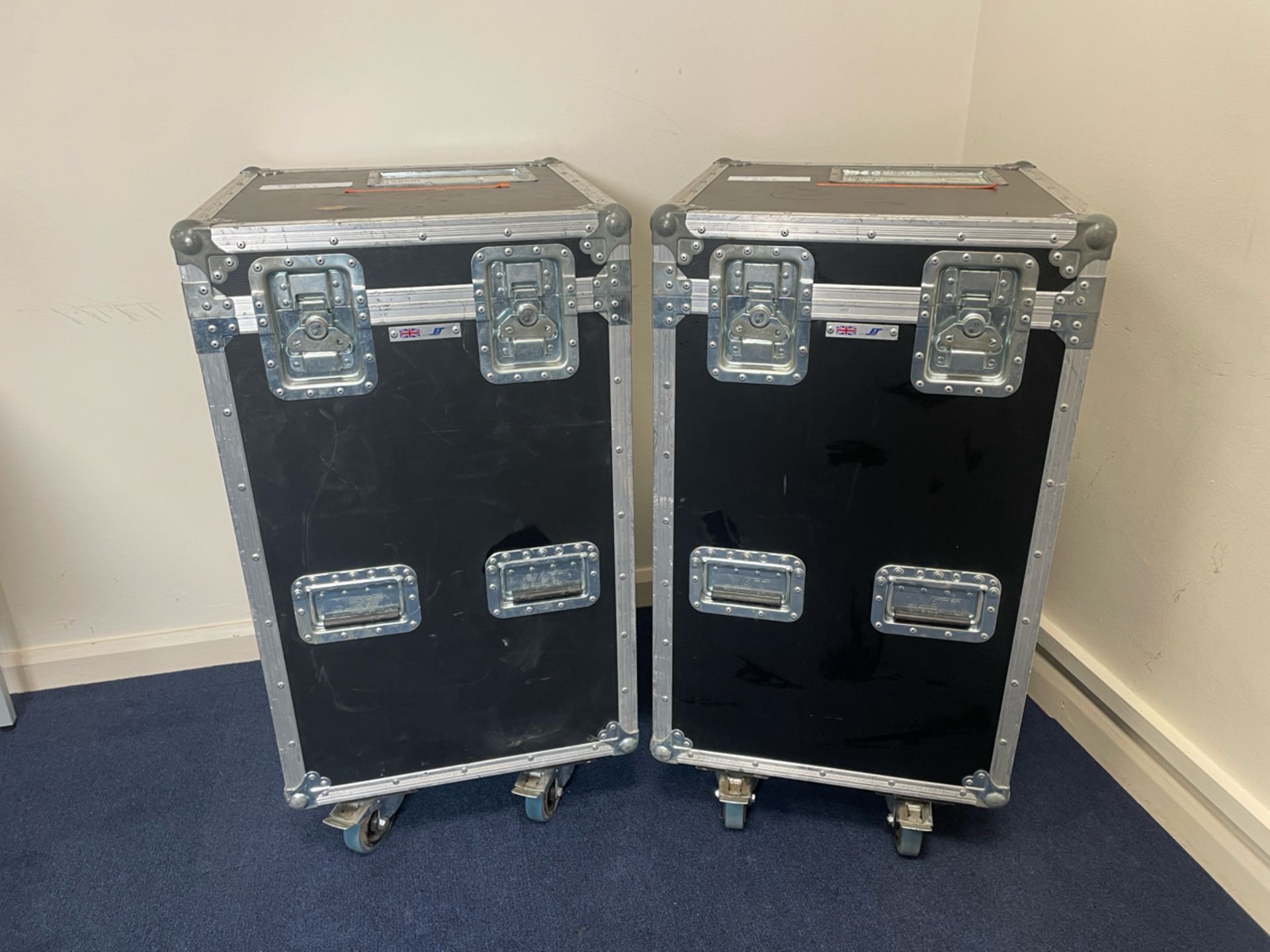 4x Units of Chauvet Rogue Outcast One Hybrid - in 5 STAR Flight Cases IP Hybrid Moving Heads with - Image 10 of 10