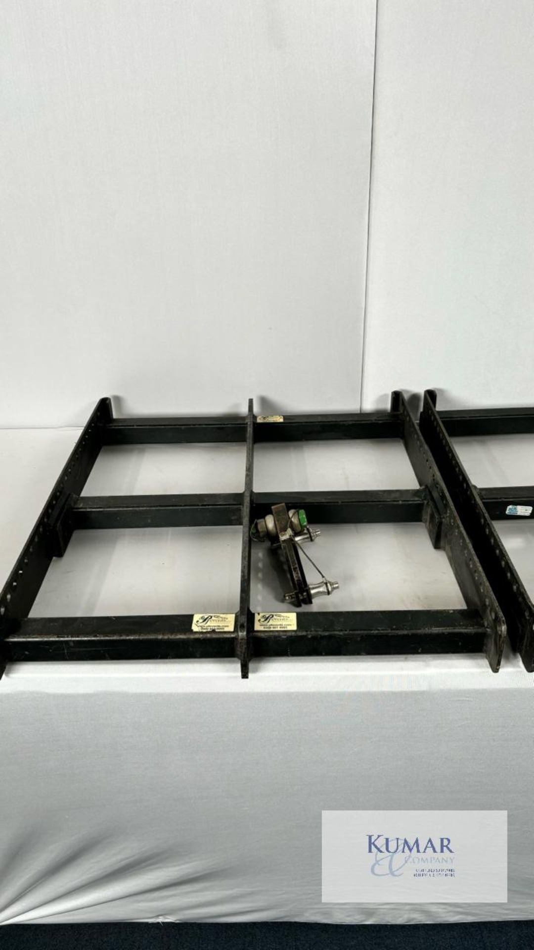 2 x D&B Q1 Flying Frames with D&B load adaptors Function condition - frame and load adaptors - Image 2 of 9