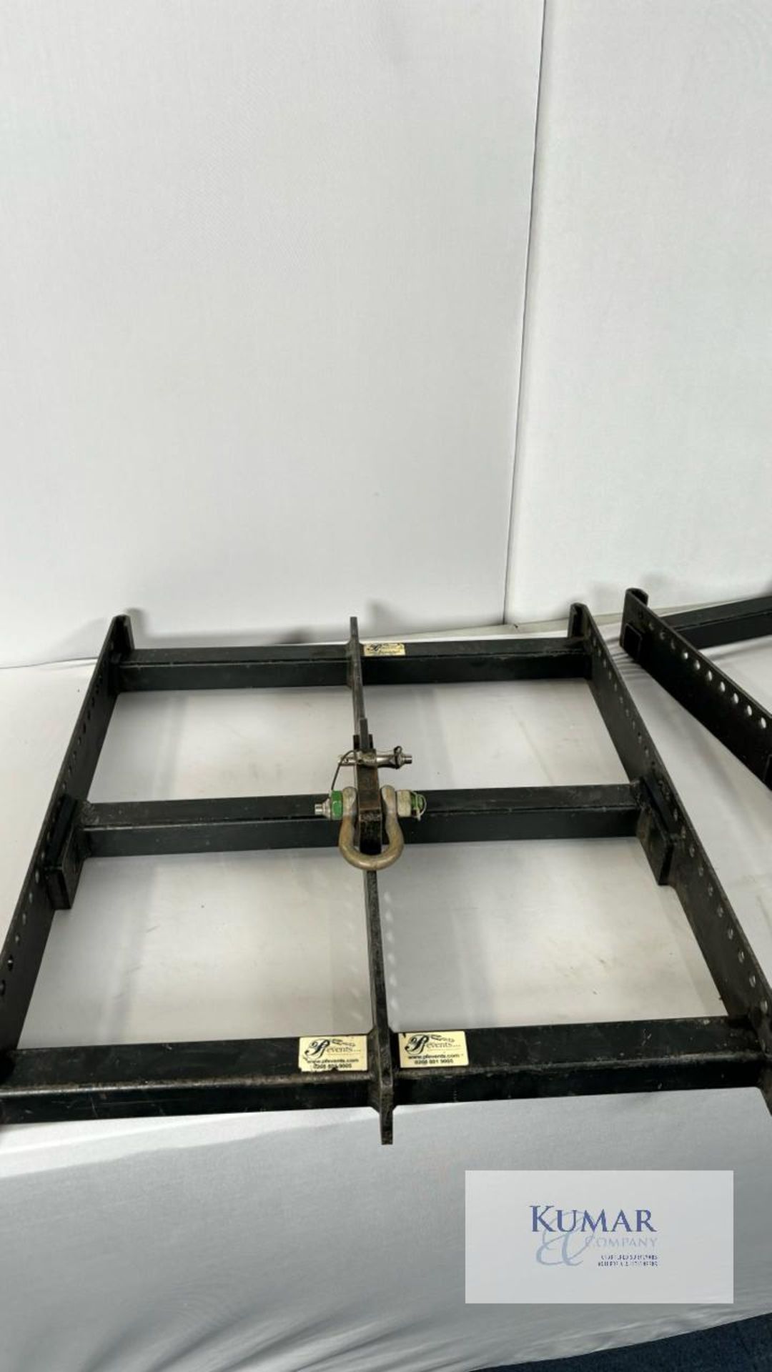 2 x D&B Q1 Flying Frames with D&B load adaptors Function condition - frame and load adaptors - Image 6 of 9