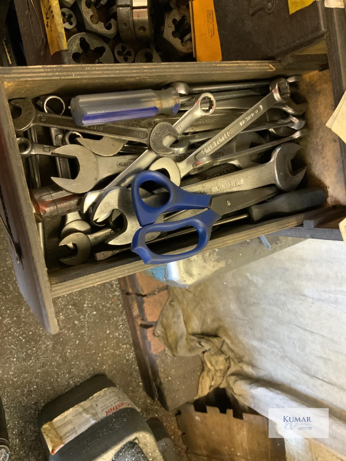 Cabinet and contents including ,dies and tools Collection Day – Tuesday 27th February Old - Image 6 of 11