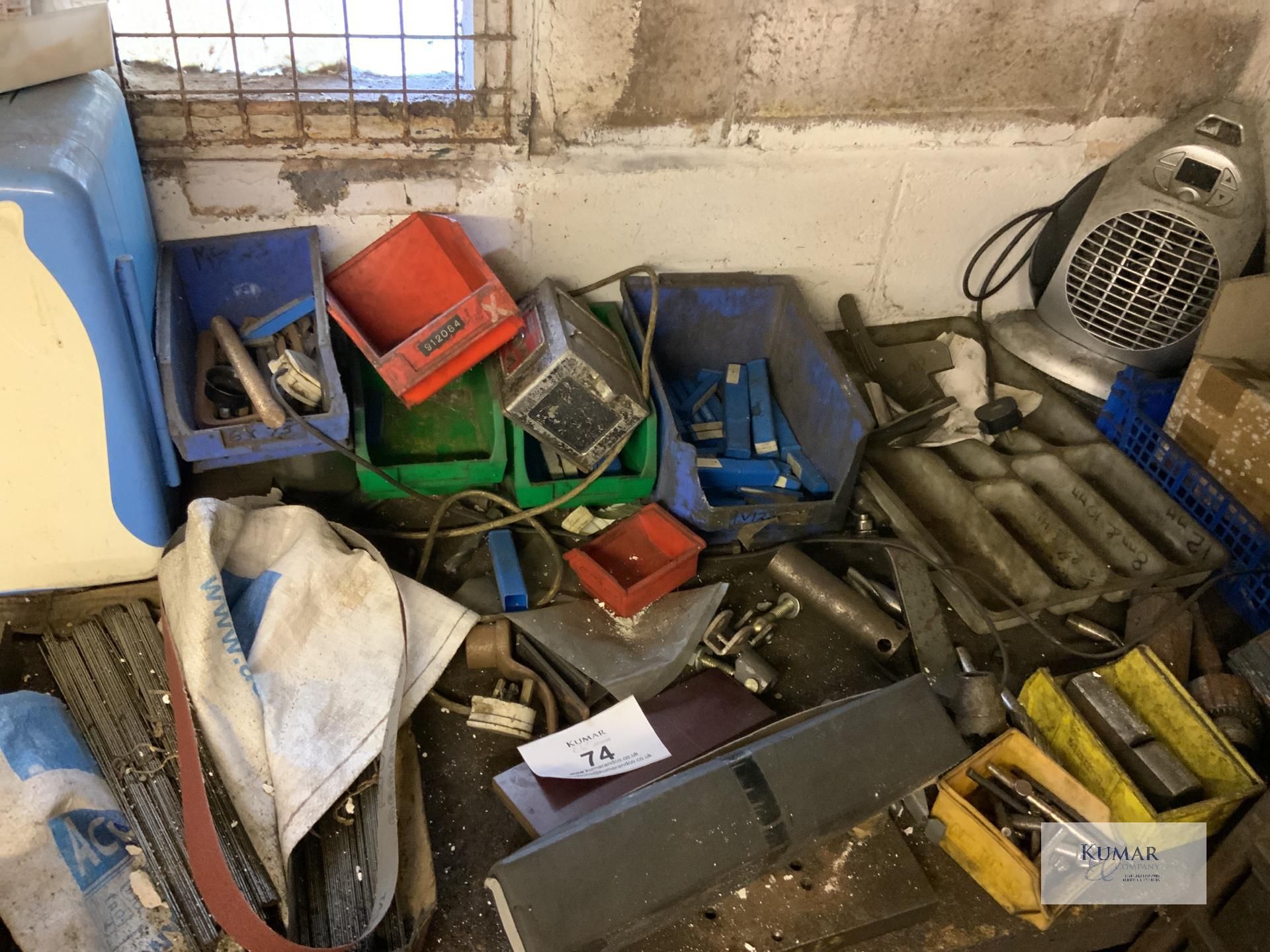 Bench and contents Collection Day – Tuesday 27th February Old Birchills Wharf, Old Birchills WS2 8QD - Image 4 of 11