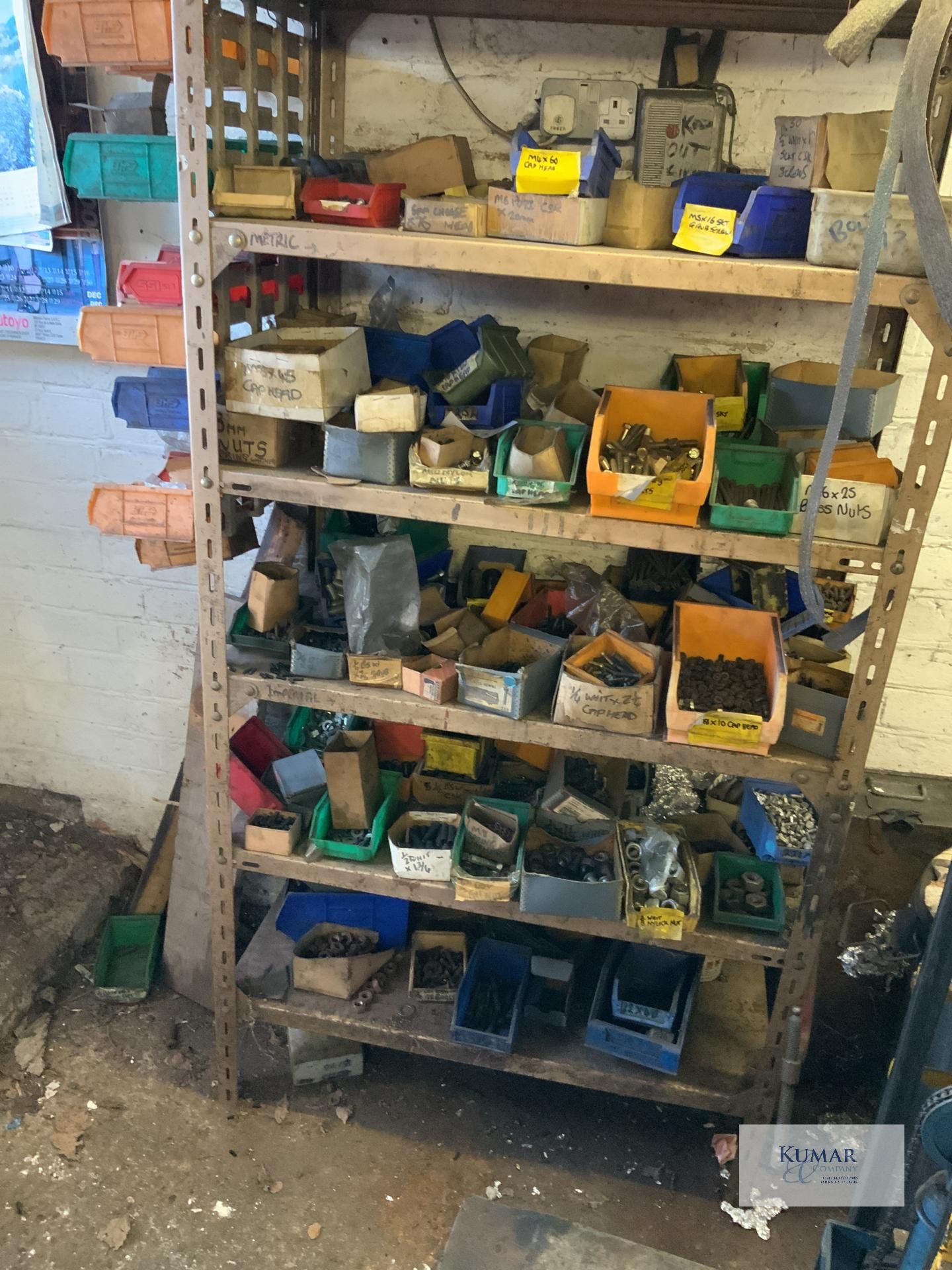 Shelving and contents, nuts, bolts, split pins Collection Day – Tuesday 27th February Old - Bild 2 aus 9