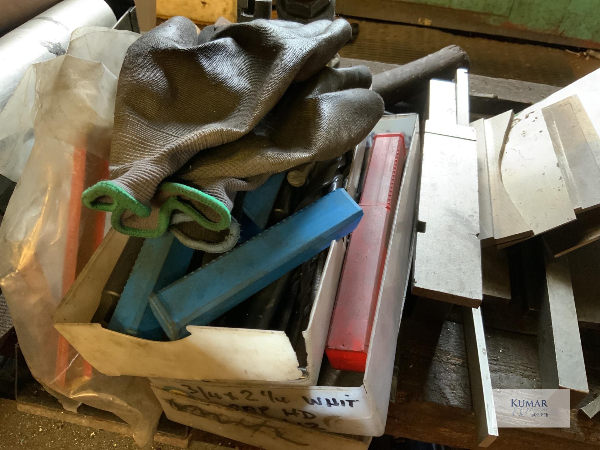 Contents of shelves as pictured Collection Day – Tuesday 27th February Old Birchills Wharf, Old - Bild 6 aus 9