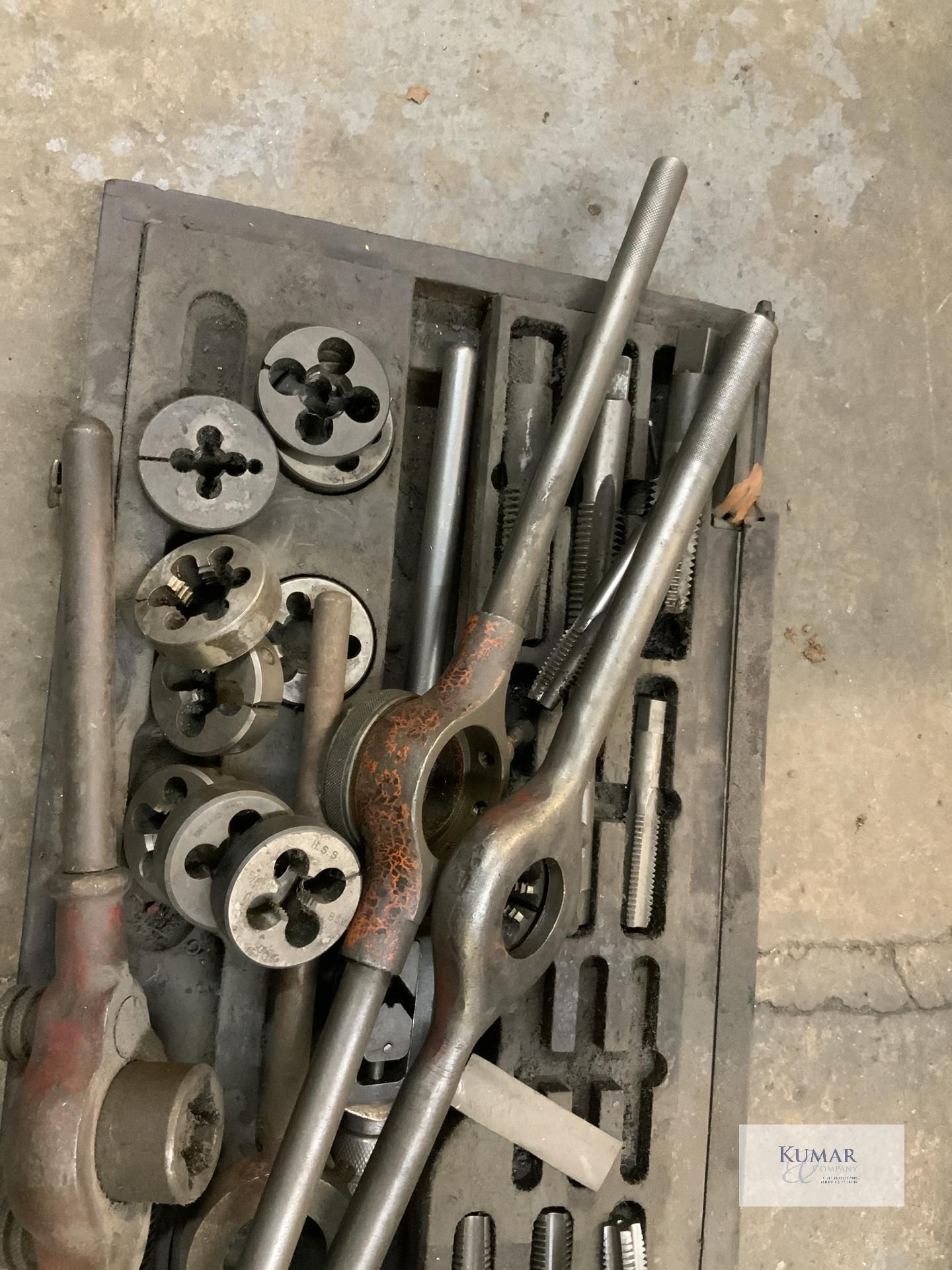 Tap and die set  Collection Day – Tuesday 27th February Unit 4 Goscote Industrial Estate, Slacky - Bild 2 aus 4