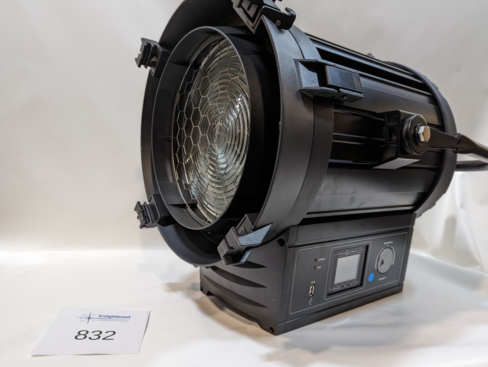 Strand 400F LED Daylight TV Fresnel