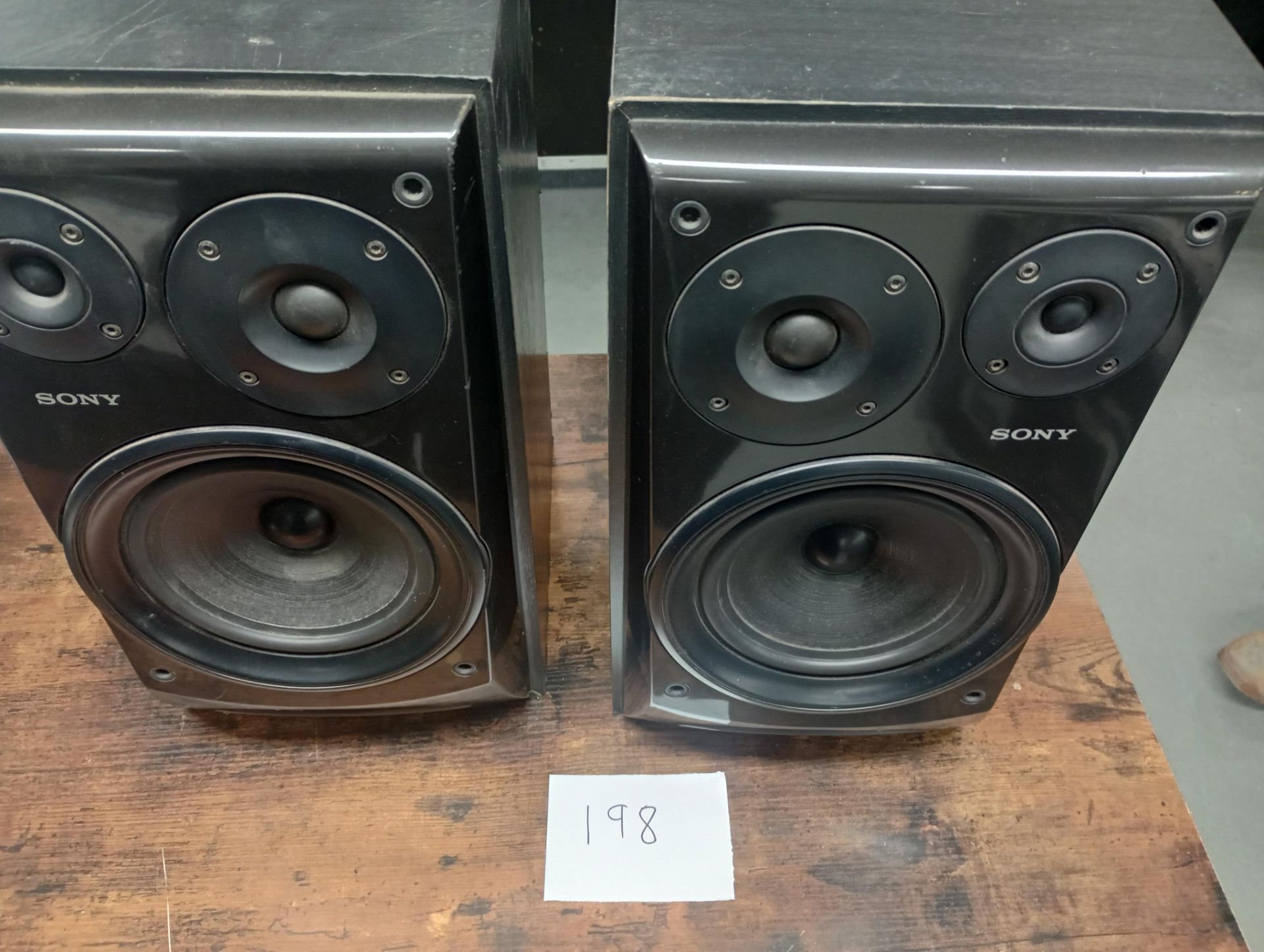 Pair of Sony SS-EX 70 Speakers