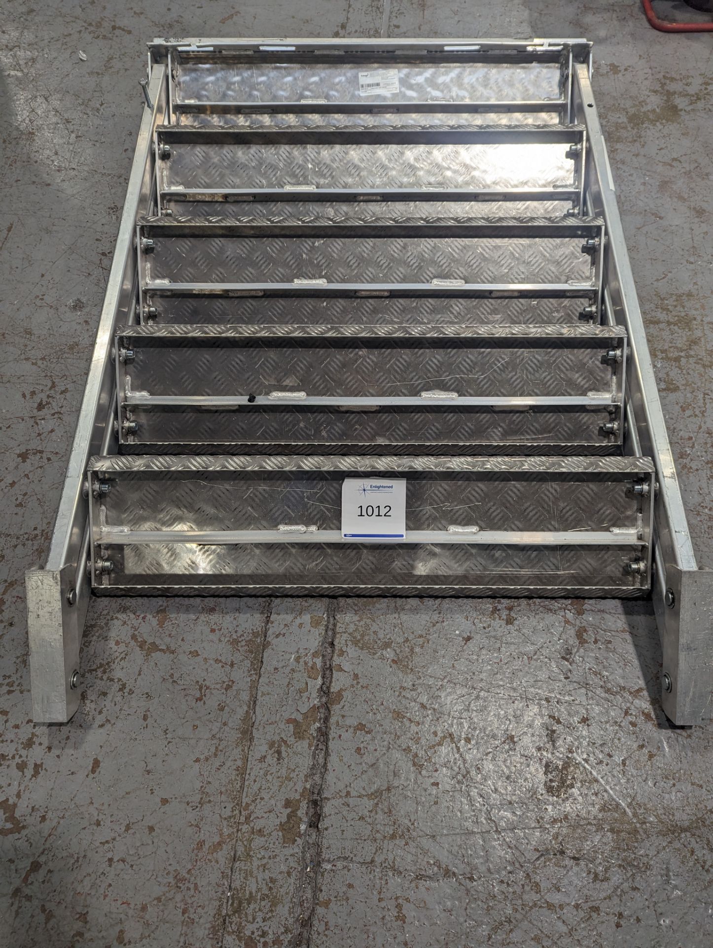 Milos 0.6m-1m treads (inc handrail) - Image 2 of 3
