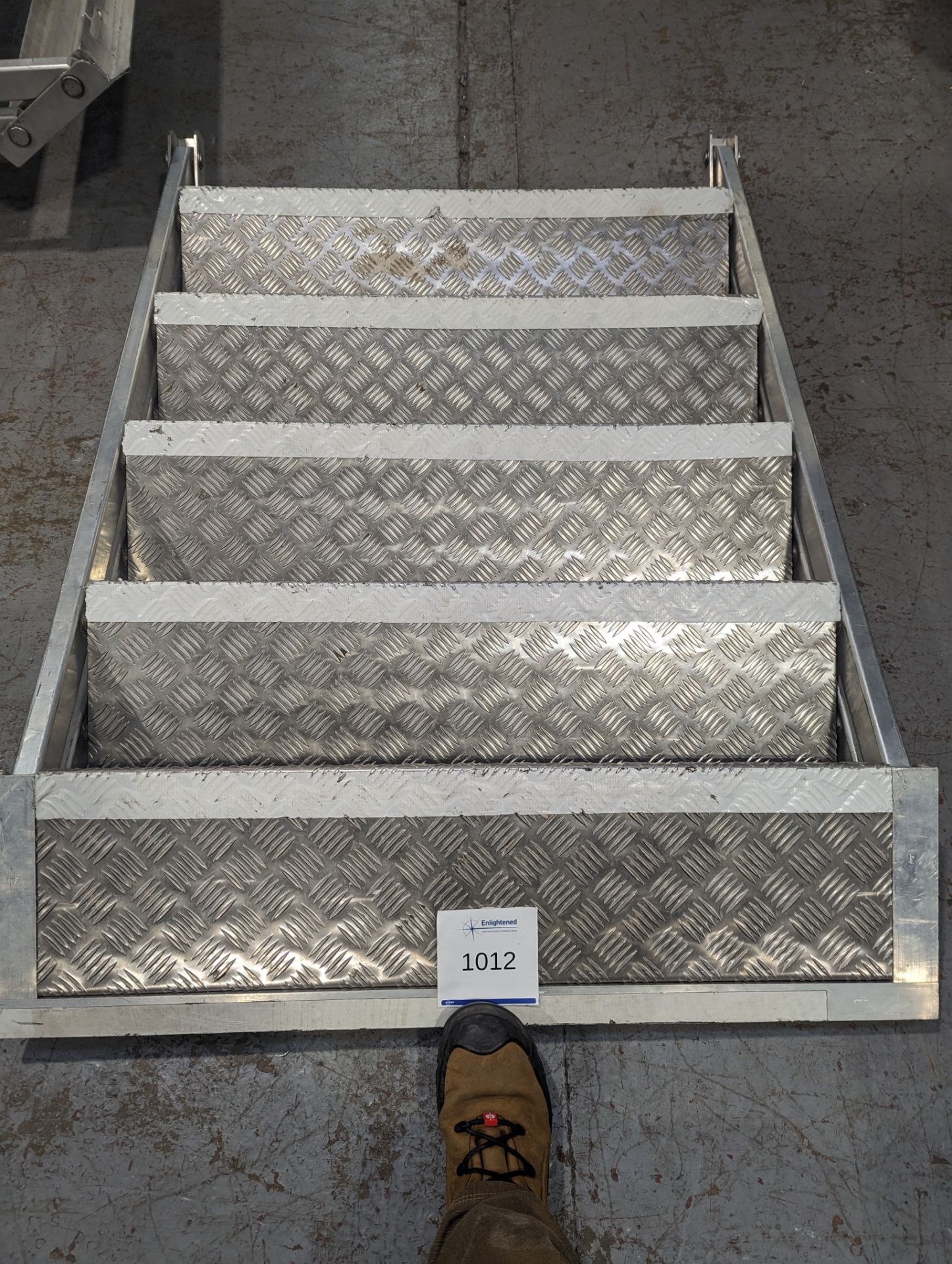 Milos 0.6m-1m treads (inc handrail)