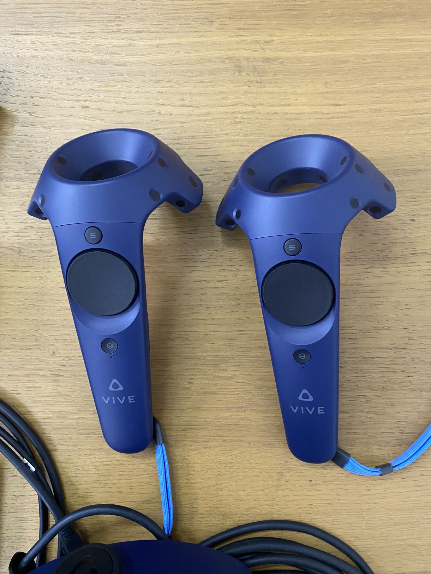 HTC Vive Pro 2 VR Headset - Image 5 of 9