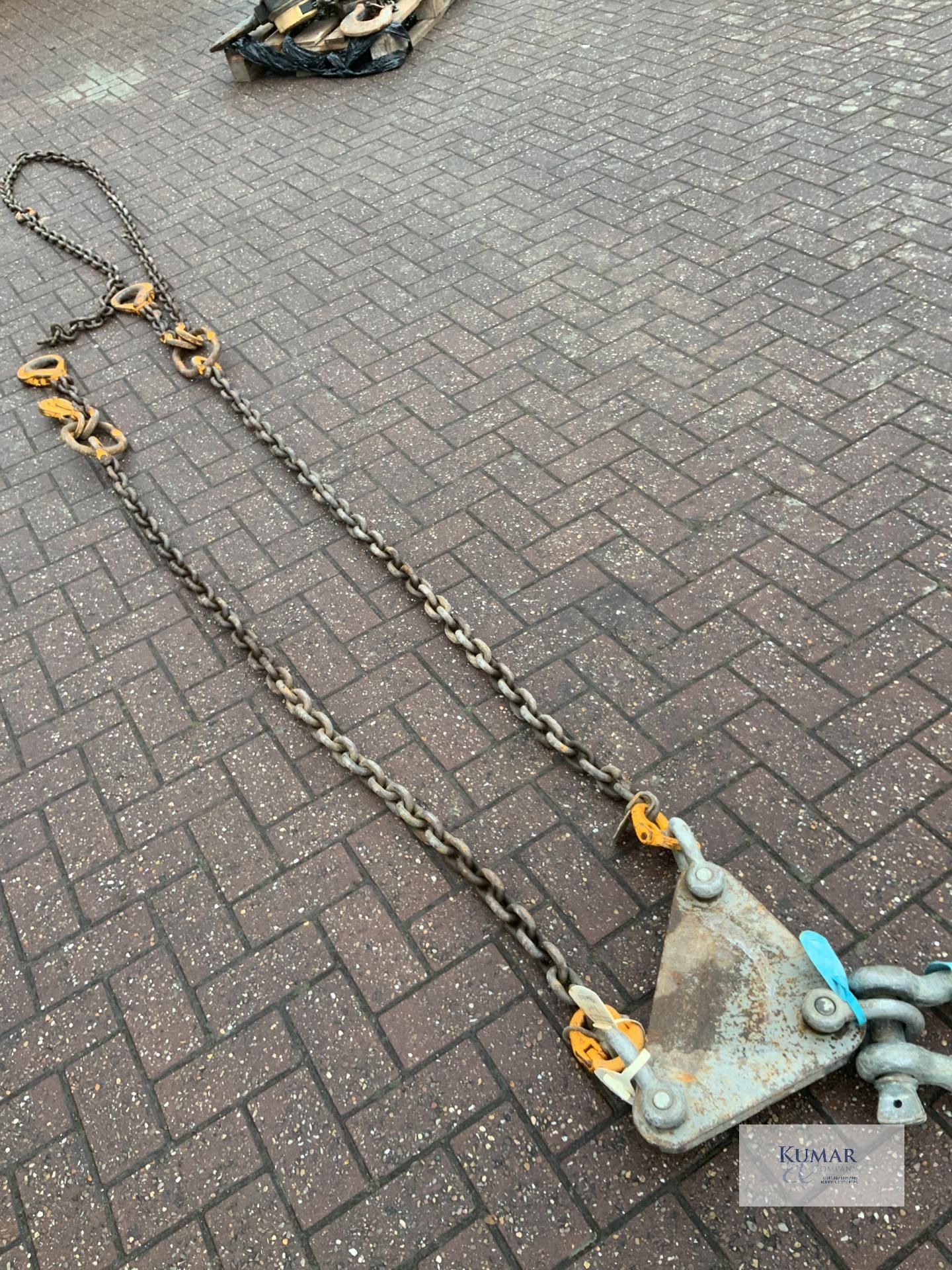 1: 2 leg with spreader bar. 5.3 tonne. 2 metre with attached chains - Image 5 of 5