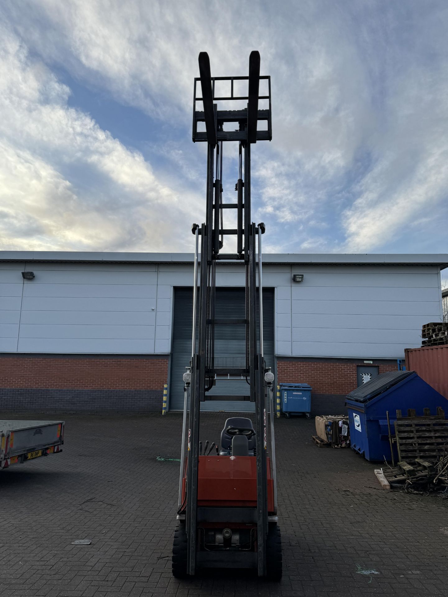 Cargo Model C 3 E 150 Tri Wheel Container Specification Electric Reach Truck - Image 15 of 28