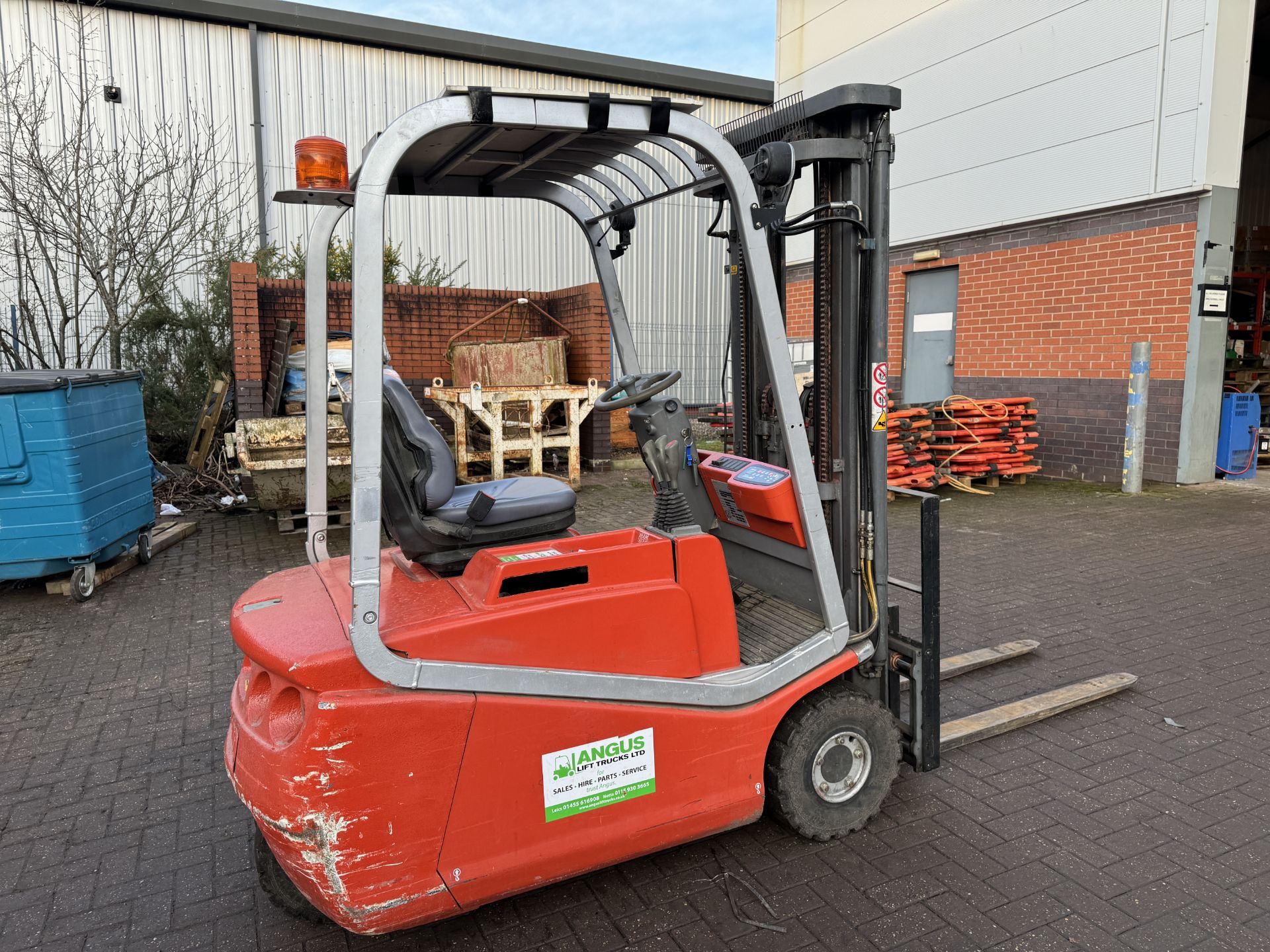 Cargo Model C 3 E 150 Tri Wheel Container Specification Electric Reach Truck - Image 5 of 28