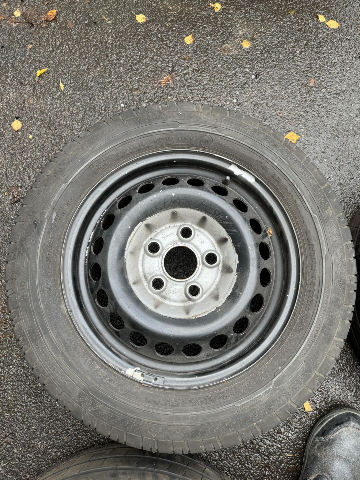 Set of 4 VW Transporter Steel Wheels & Part Worn Continental ContiVan Contact 200 205/65 R16C 107/05 - Image 4 of 19