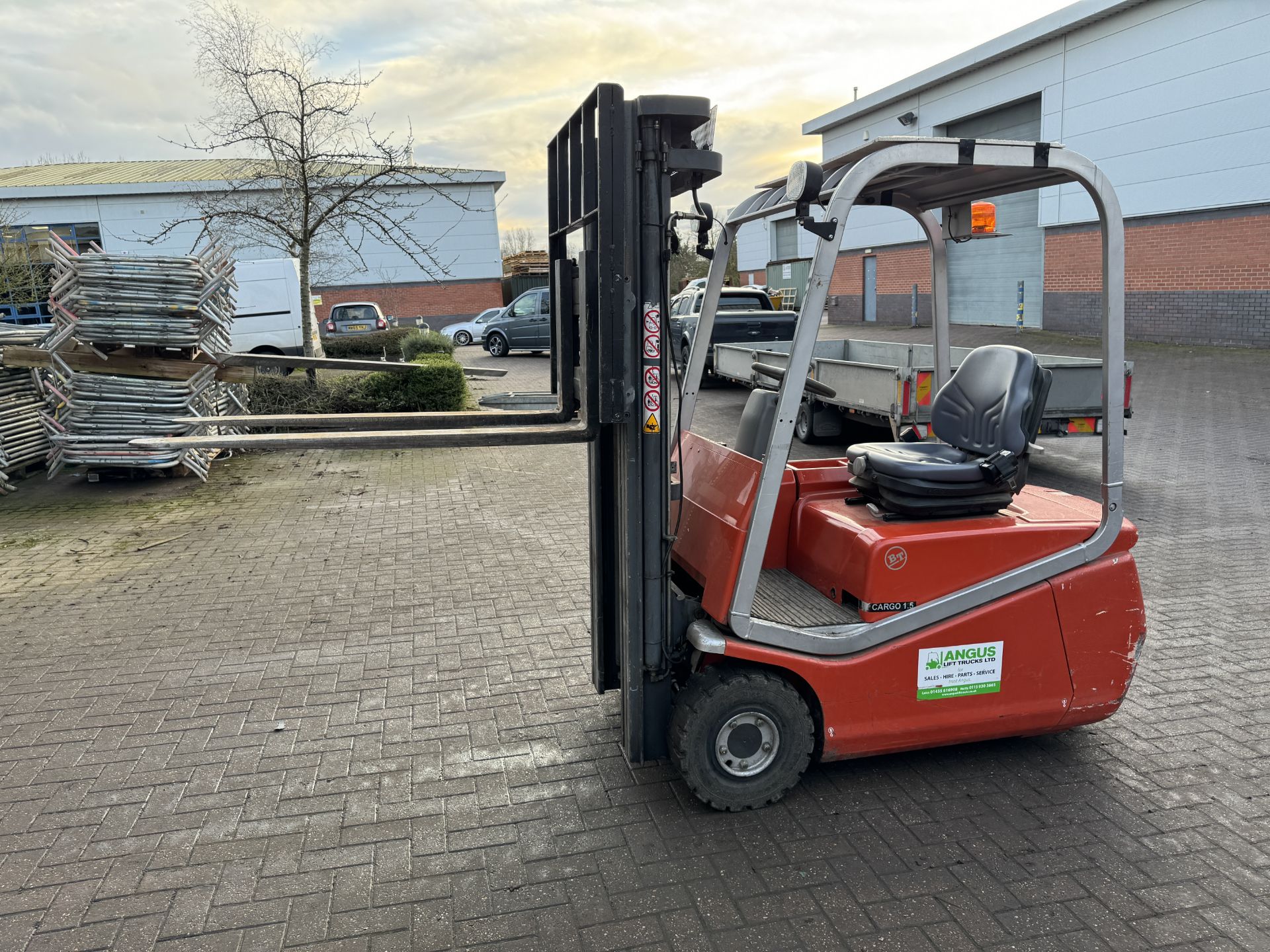 Cargo Model C 3 E 150 Tri Wheel Container Specification Electric Reach Truck - Image 10 of 28