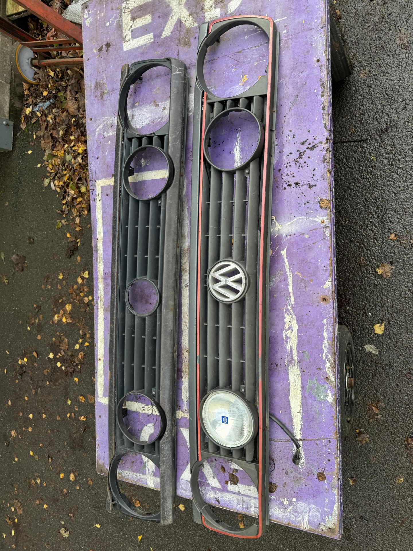 2 VW Golf Headlight Surround Grilles