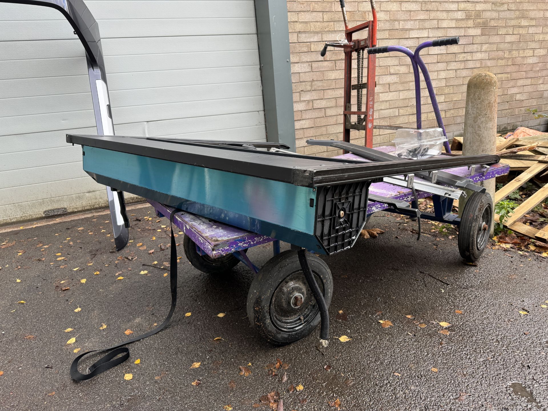 Genuine Ford Ranger Black Roller Tonneau Cover with Parts & Fixings as Shown - Further Details to be - Image 4 of 43