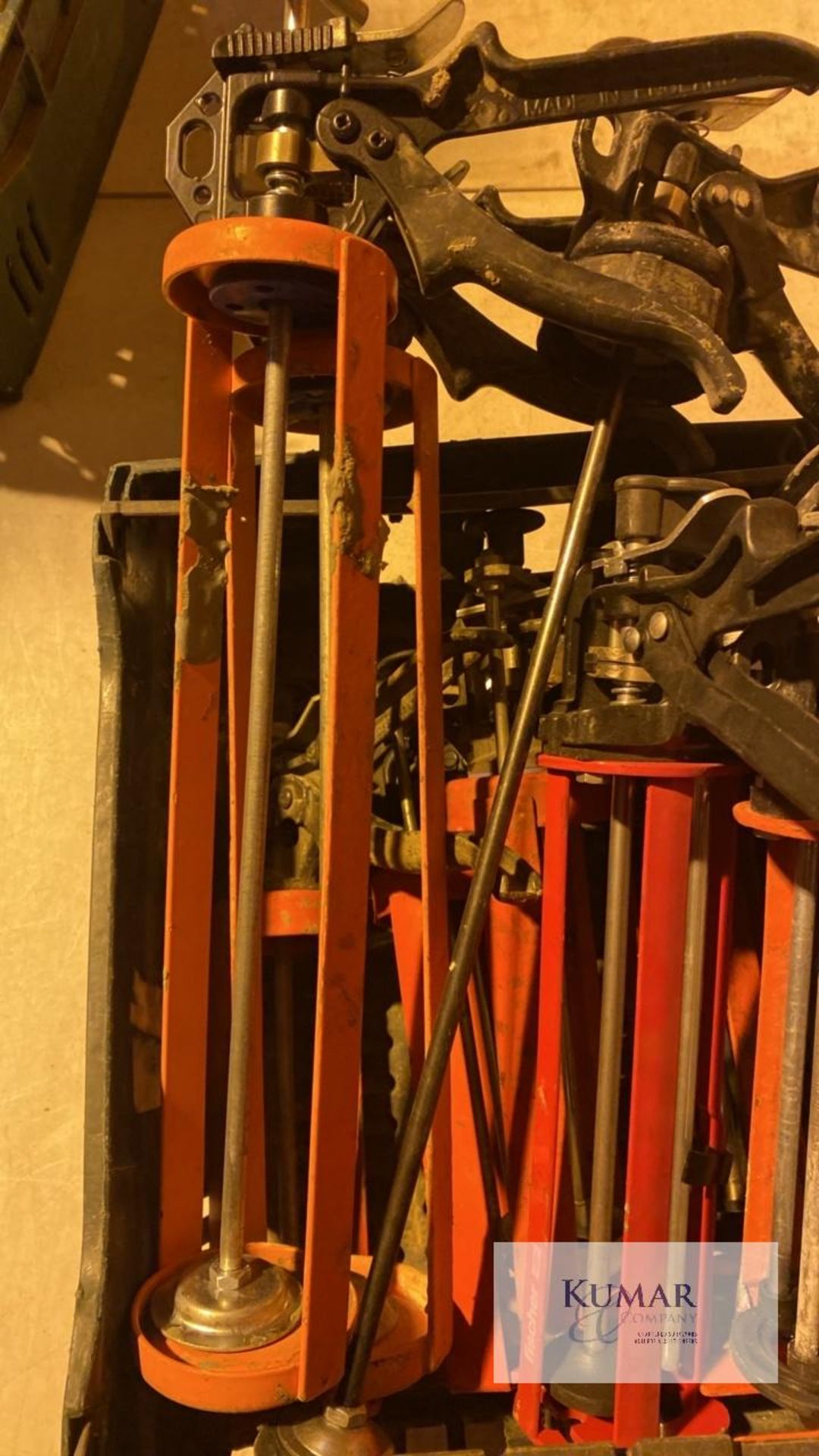 Box of assorted sealant guns - Image 2 of 4