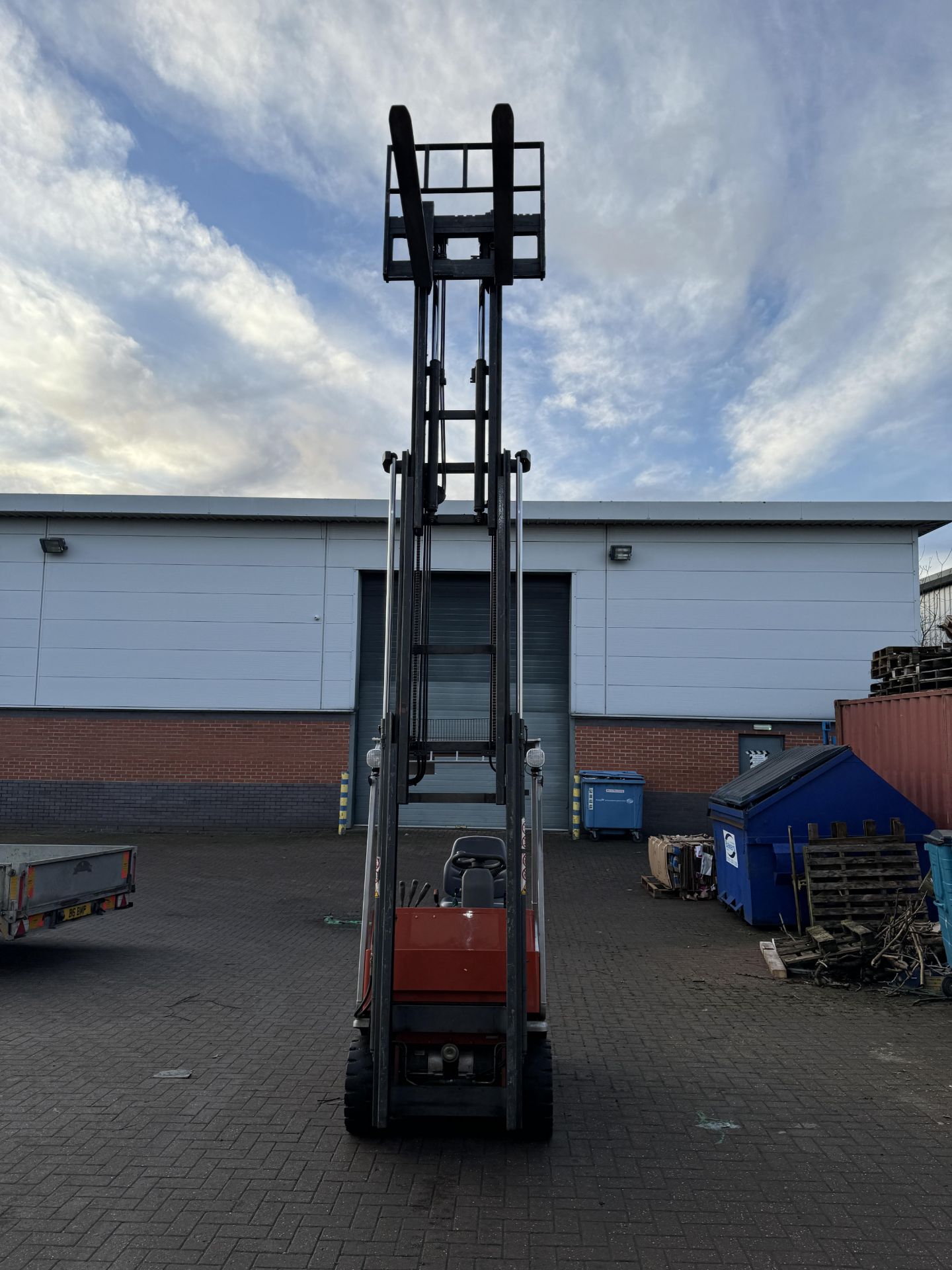 Cargo Model C 3 E 150 Tri Wheel Container Specification Electric Reach Truck - Image 14 of 28