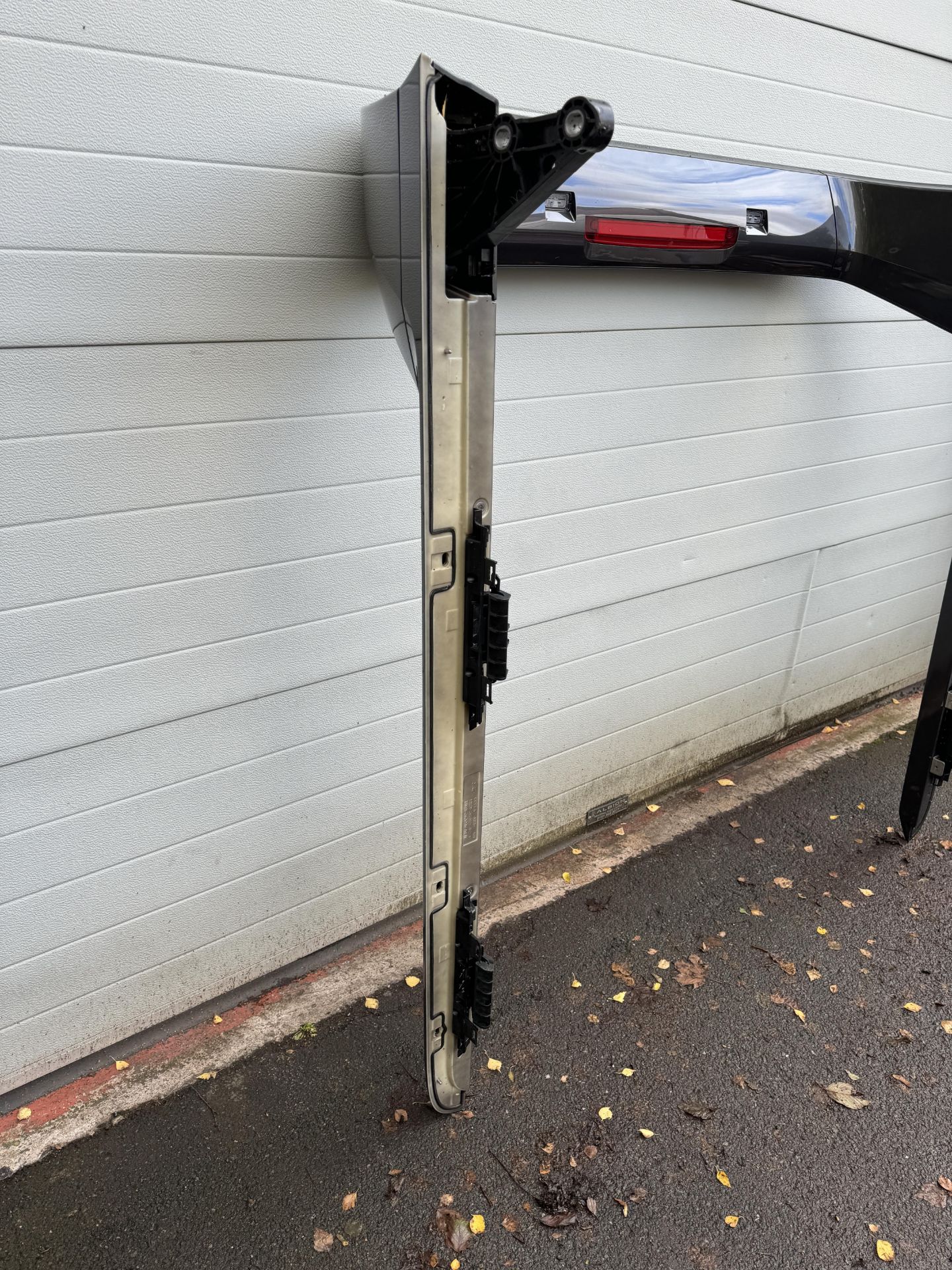 Genuine Ford Ranger Black Roller Tonneau Cover with Parts & Fixings as Shown - Further Details to be - Bild 38 aus 43