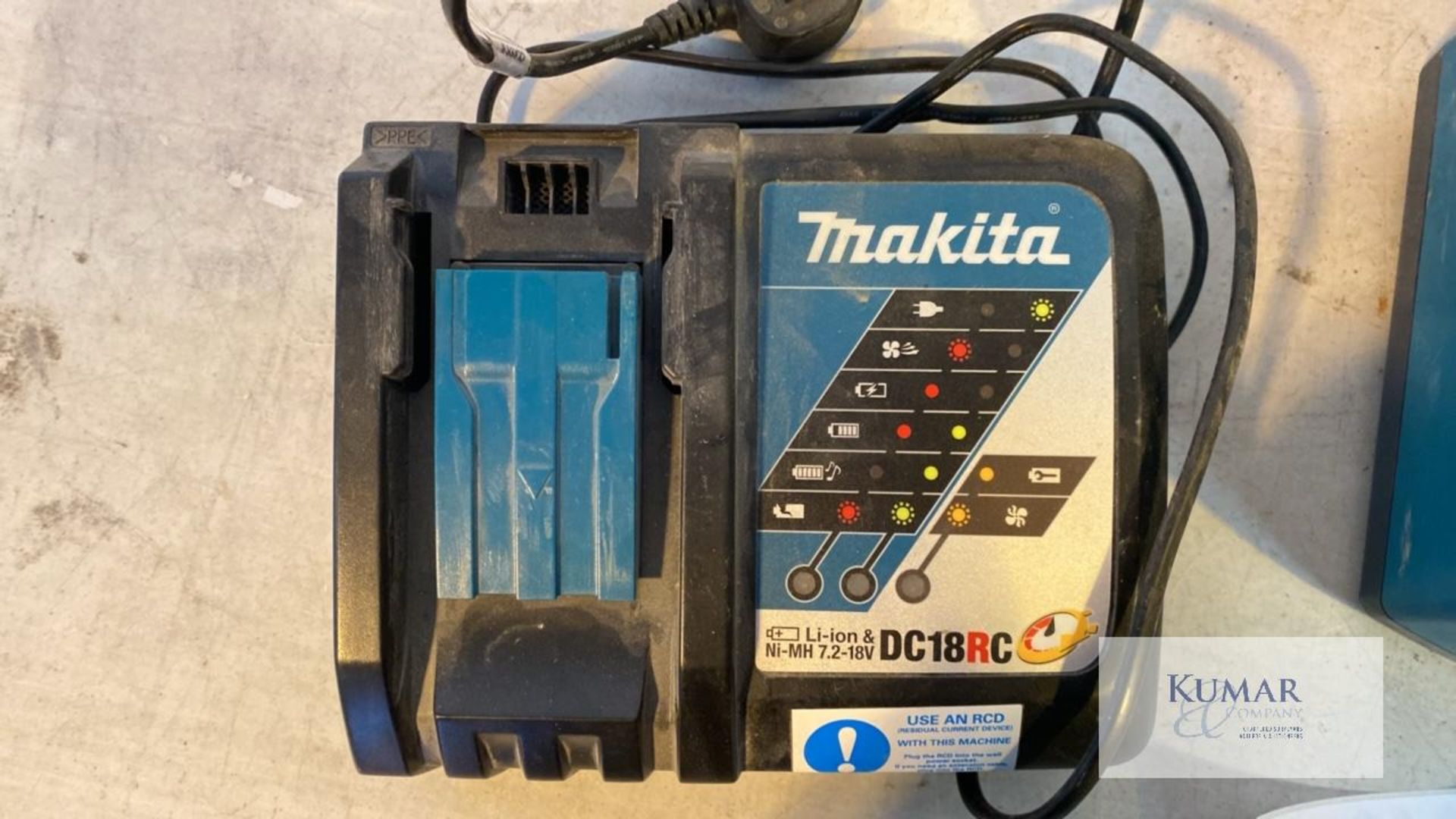 Makita C18RC Battery Charger & Makita DC24SC Battery Charger - Bild 2 aus 7