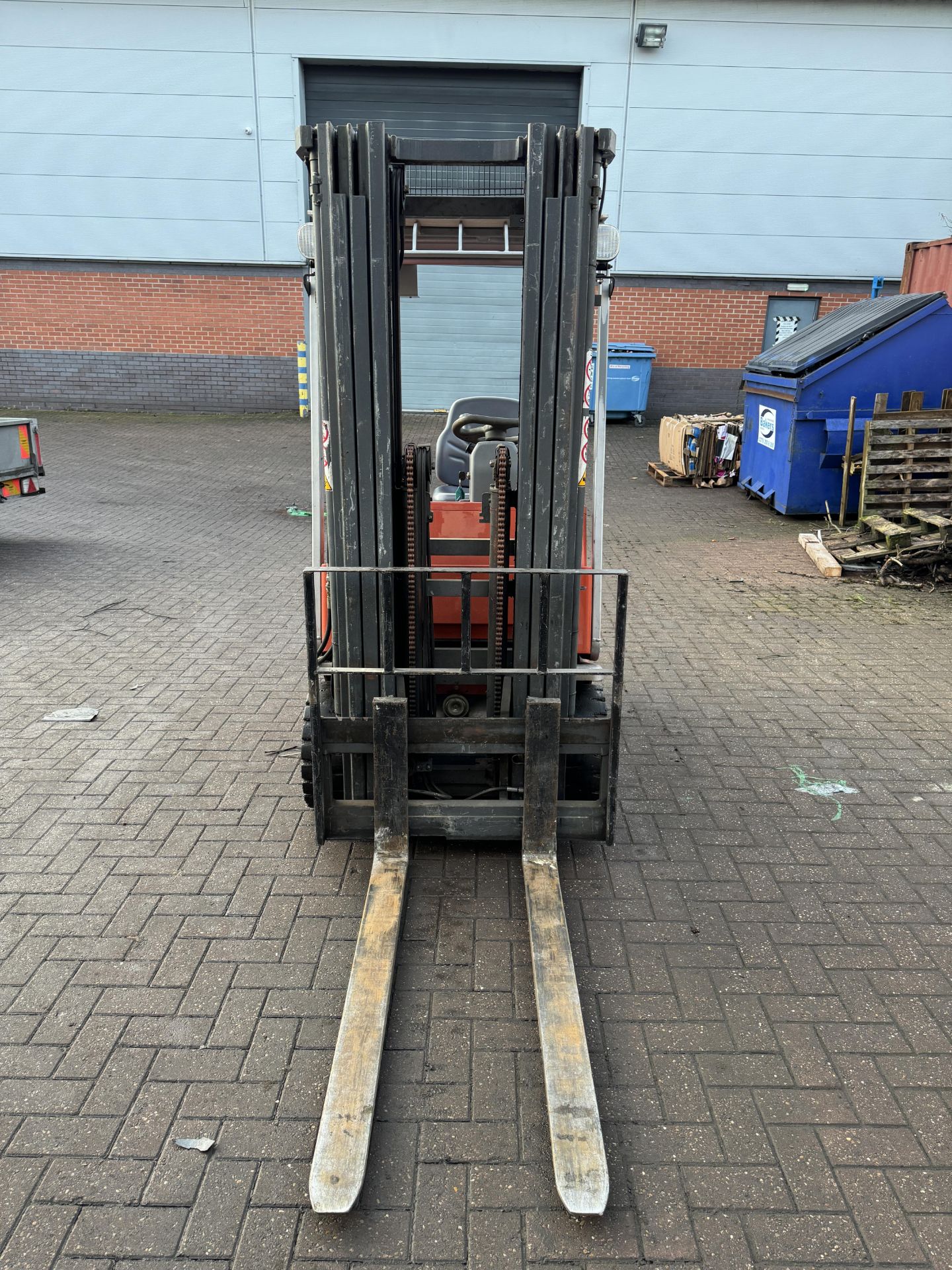 Cargo Model C 3 E 150 Tri Wheel Container Specification Electric Reach Truck - Image 8 of 28