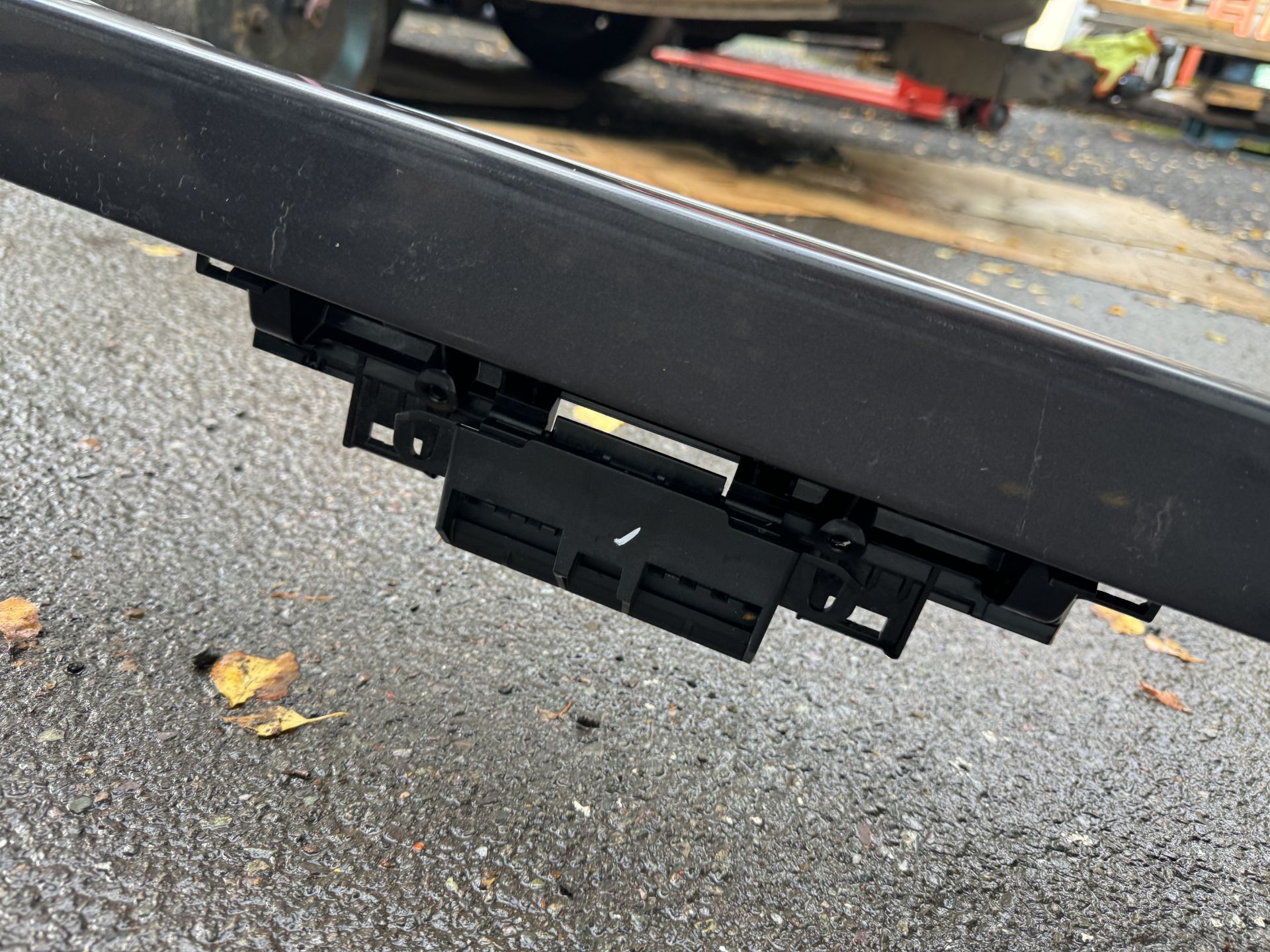 Genuine Ford Ranger Black Roller Tonneau Cover with Parts & Fixings as Shown - Further Details to be - Image 33 of 43