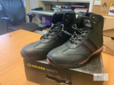Amblers size 9 Safety Boot