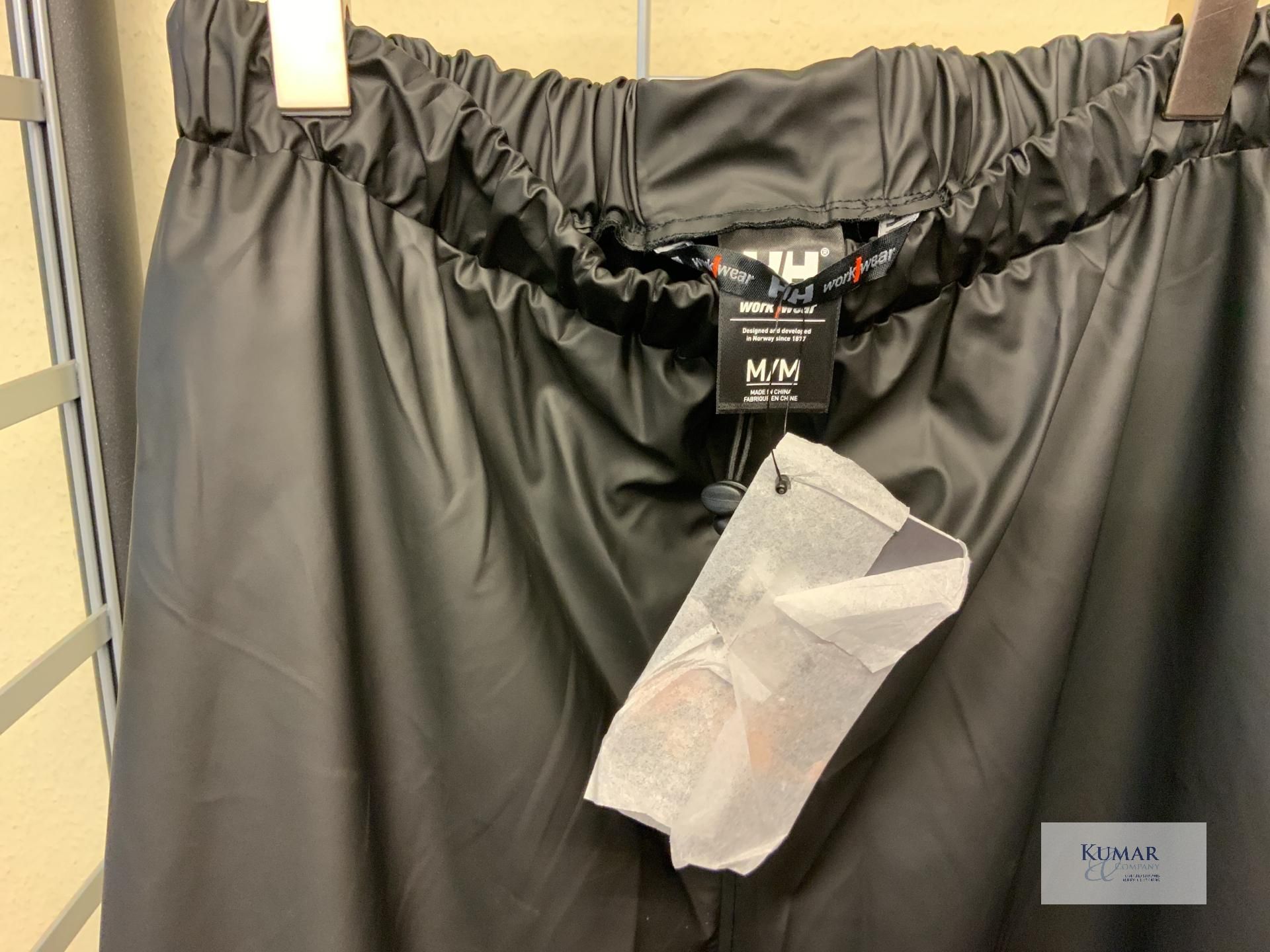 1:H Helly Hansen Water proof Jacket and Trousers Set Size Medium - Image 3 of 5
