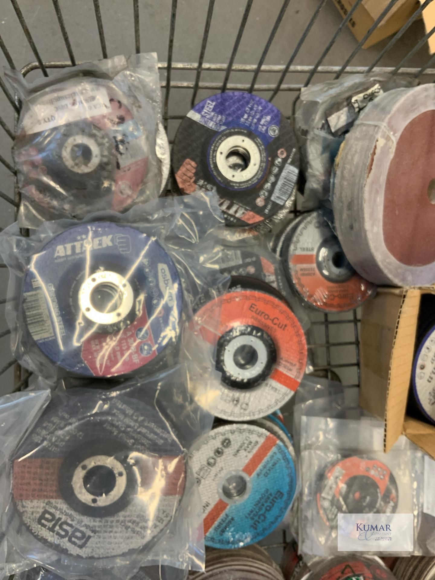 Large quantity of Fibre Disks and Abrasive Disks - Image 4 of 6