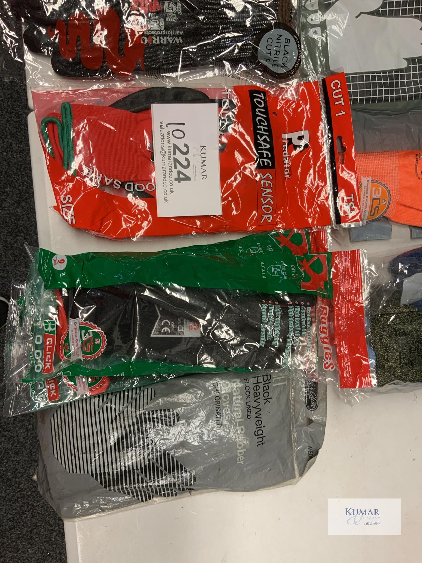Assorted New Gloves to Include Pawa, Portwest, Puggies, Warrior and ST Gloves - Image 4 of 5