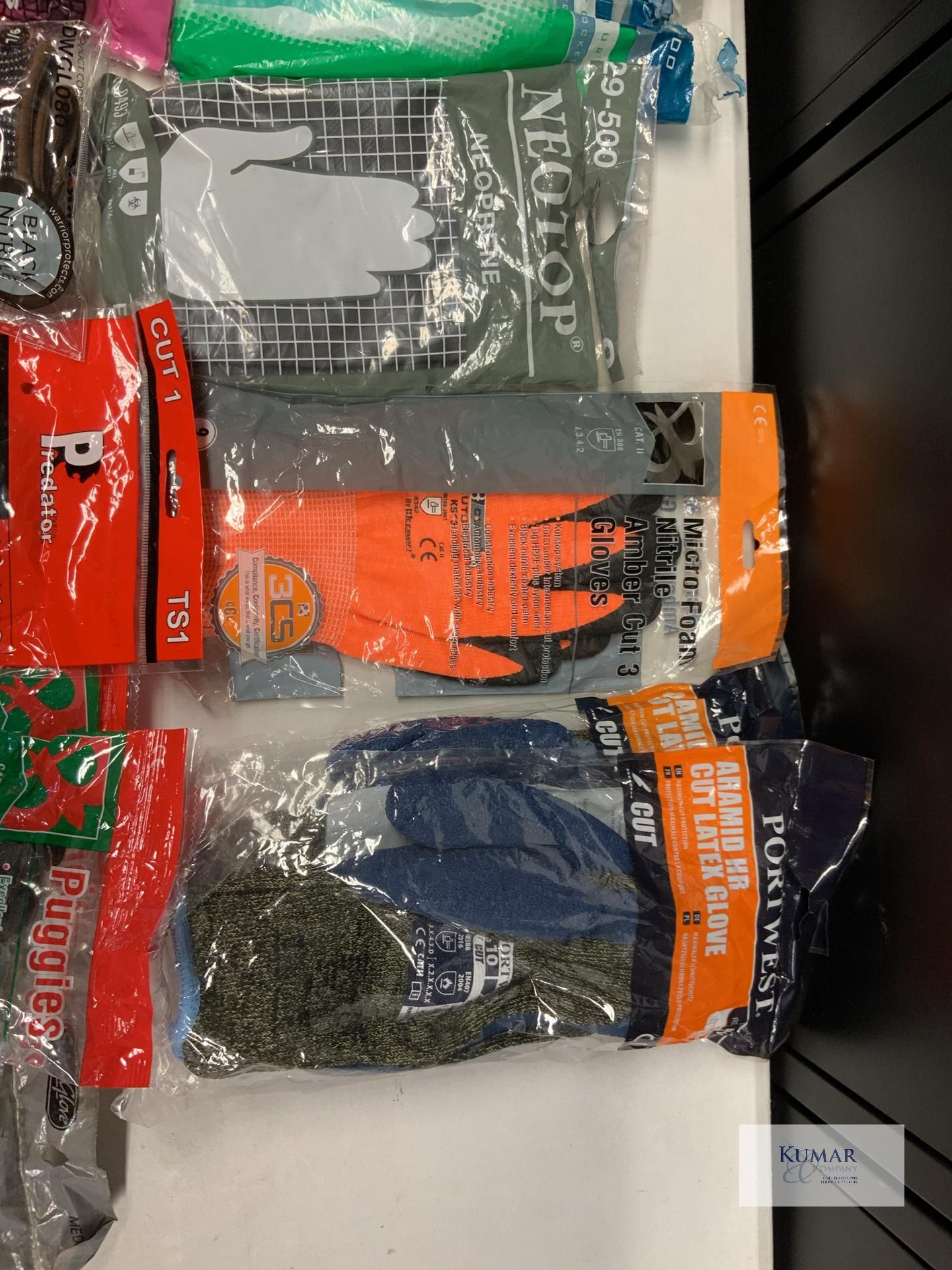 Assorted New Gloves to Include Pawa, Portwest, Puggies, Warrior and ST Gloves - Image 3 of 5