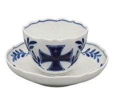 Meissen, Tasse mit Eisernem Kreuz