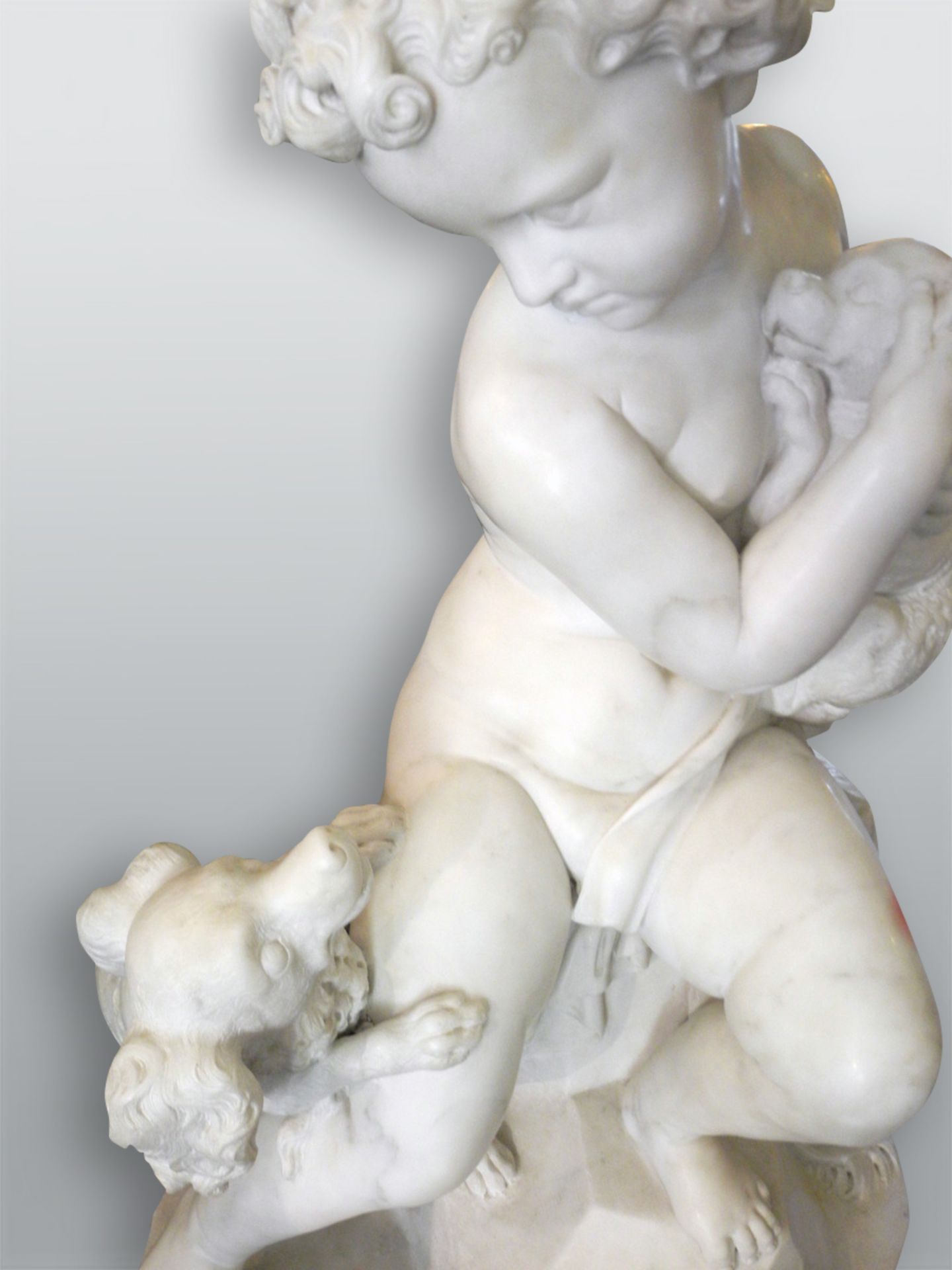 Marmorfigur eines Jungen mit Hunden - Image 2 of 4