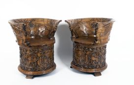 Italien, 30er Jahre des 20. Jh.: Ein Paar antikisierender Sessel "Romulus und Remus"