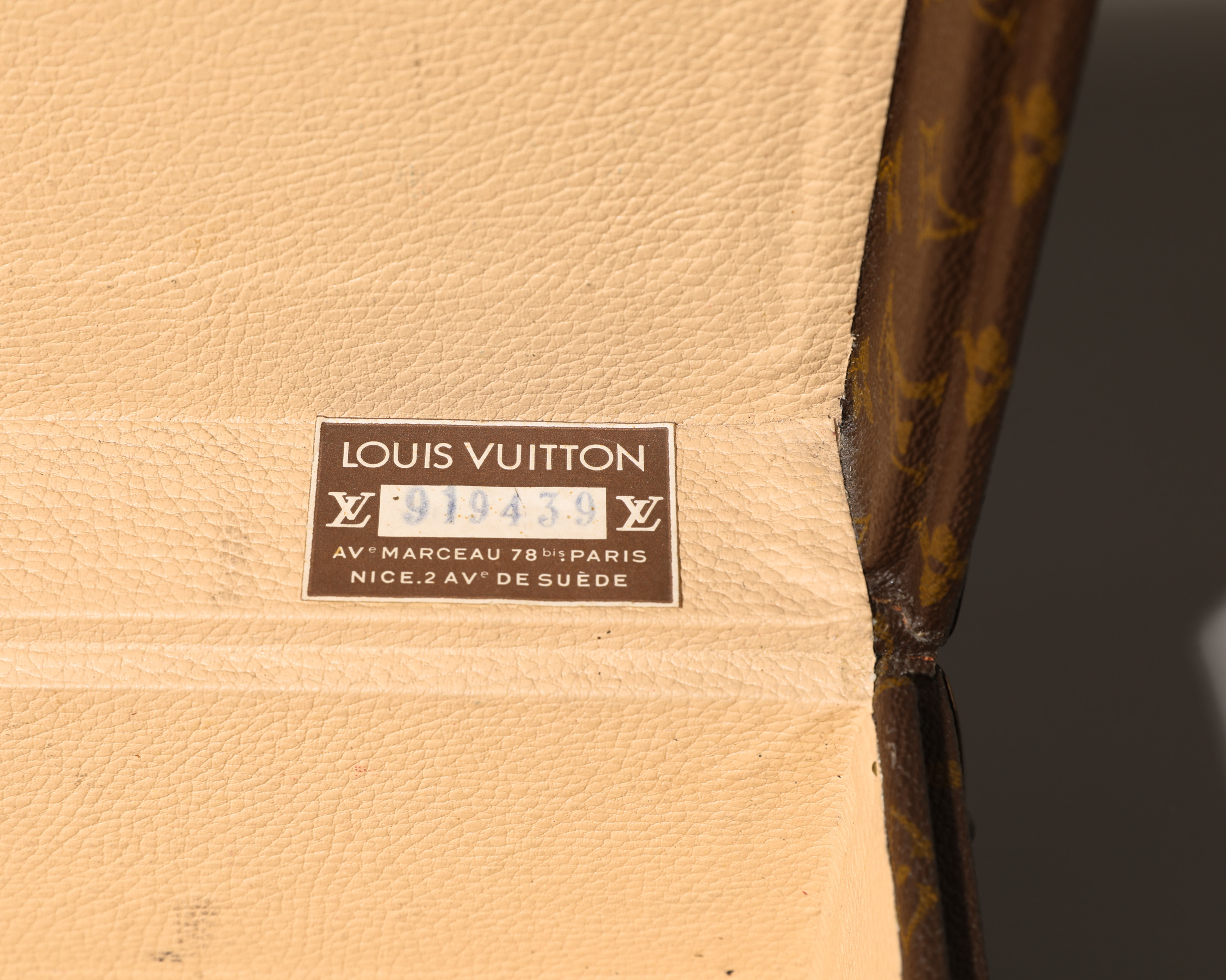 2 Louis Vuitton Suitcases, Model Rigid Alzer - Image 6 of 6