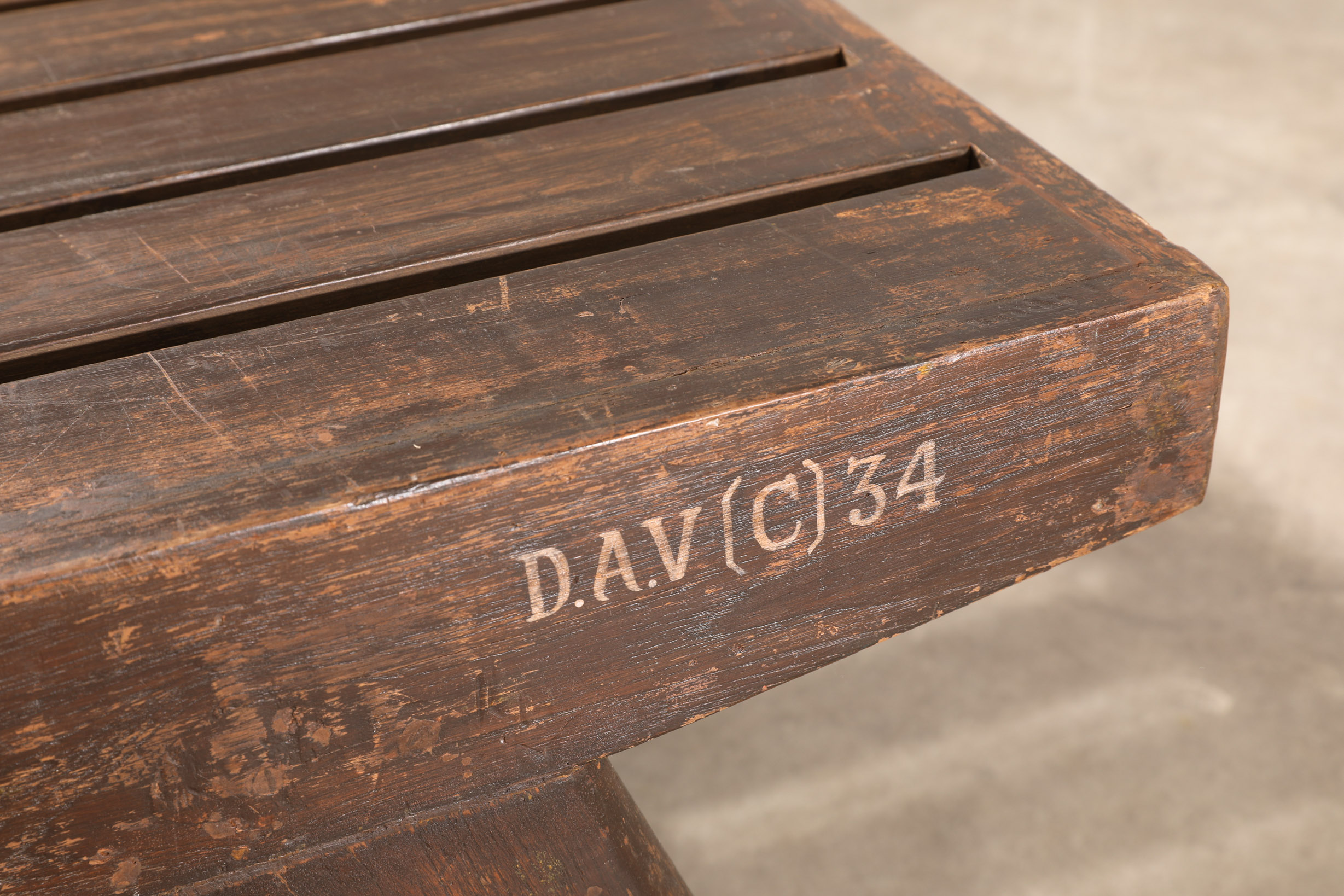 Pierre Jeanneret, Bench from the M.L.A. Residential building in Chandigarh - Image 4 of 5