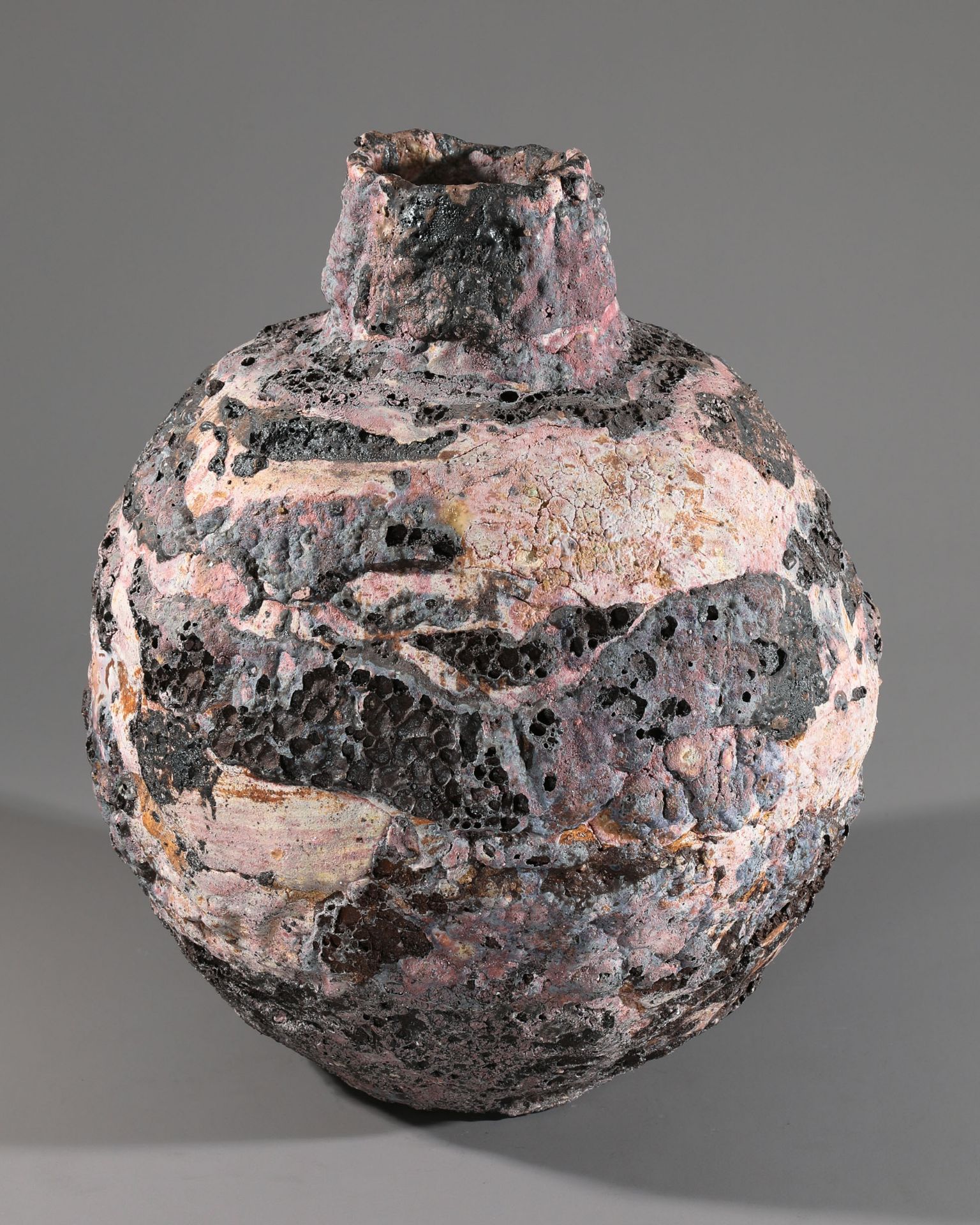 Ewen Henderson. Vase Necked-Jar