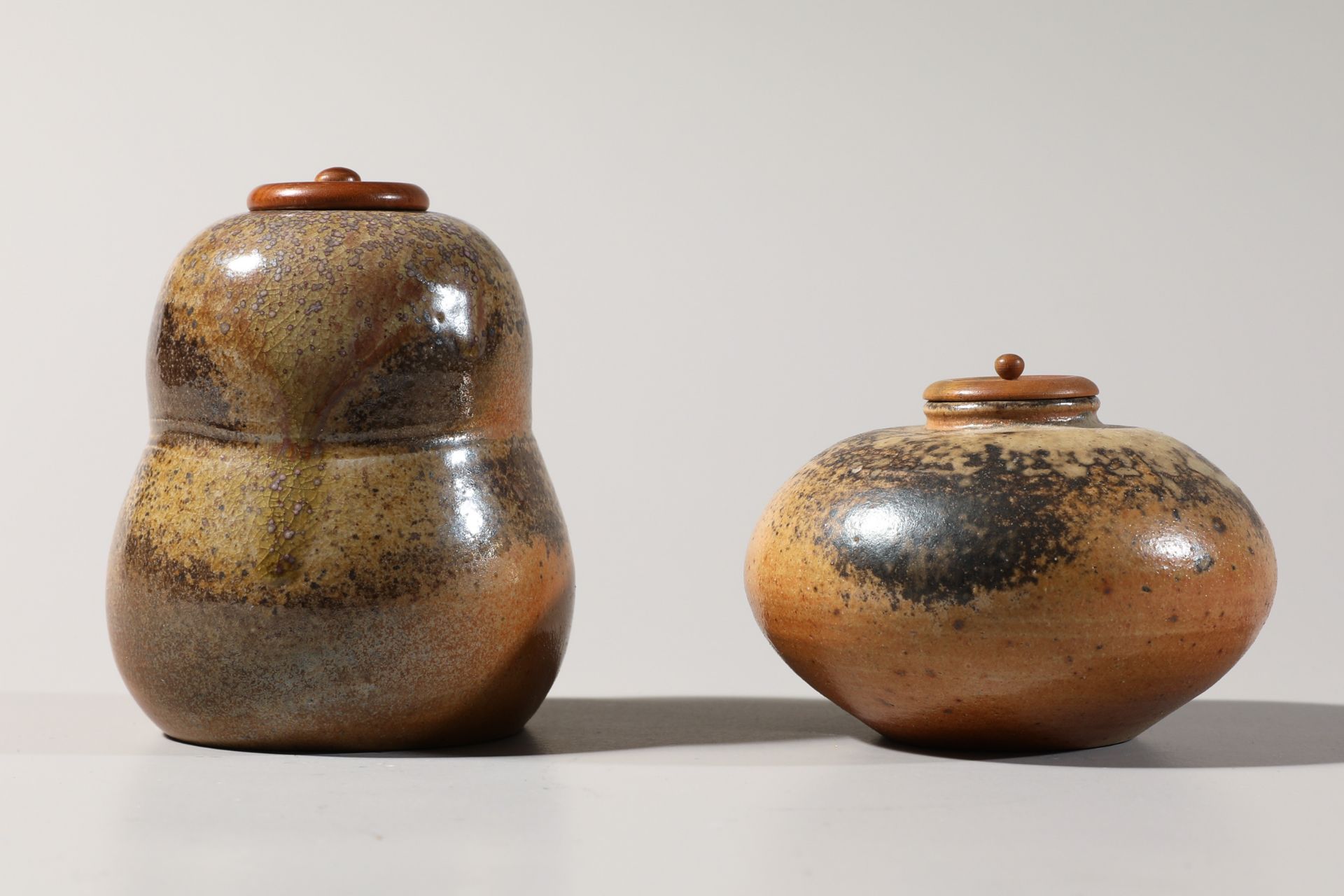 Horst Kerstan, two lidded vessels with wooden lids, 1981 / 1982 - Image 2 of 5