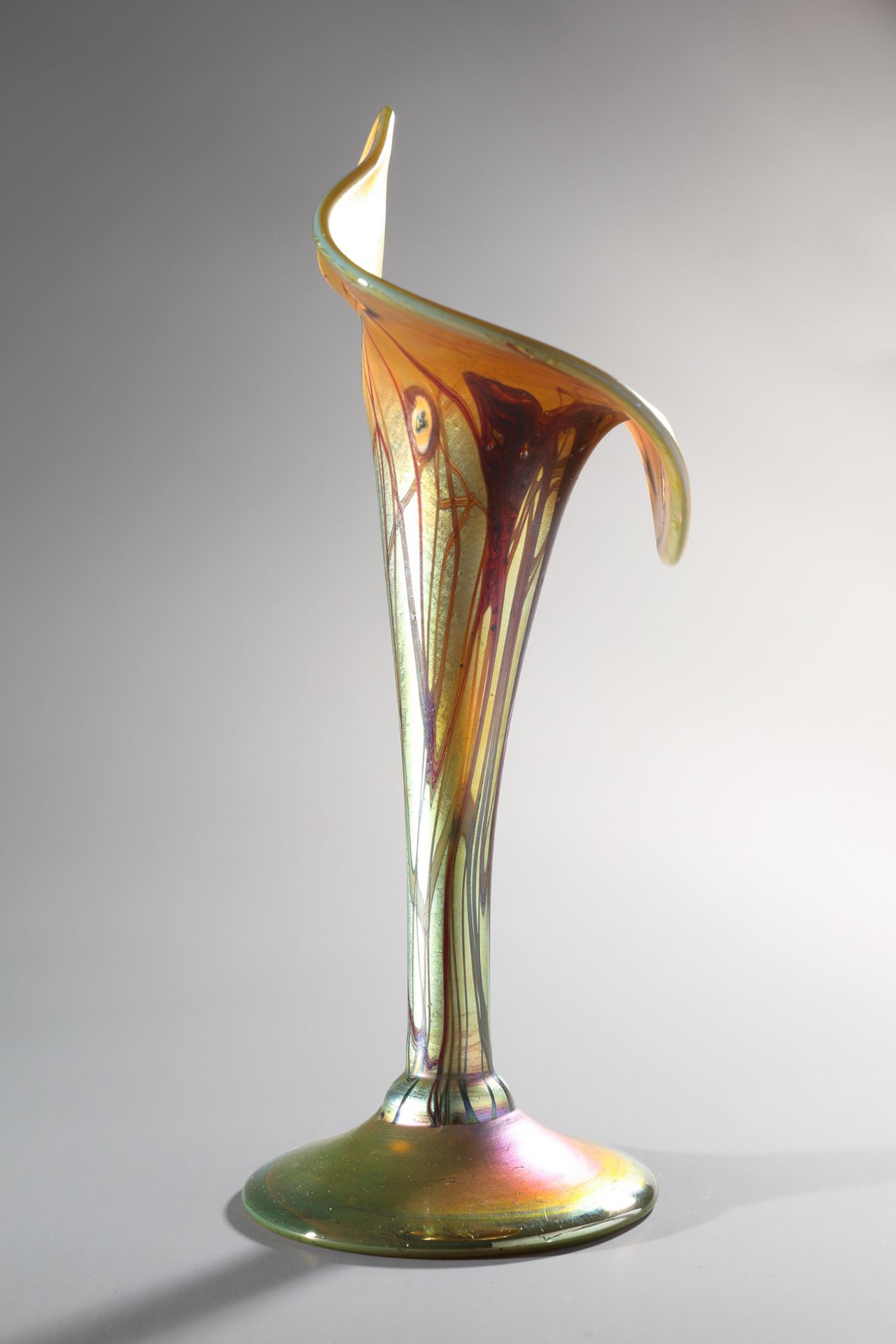 Louis C. Tiffany, Favrile flower cup, around 1904 - Image 4 of 7