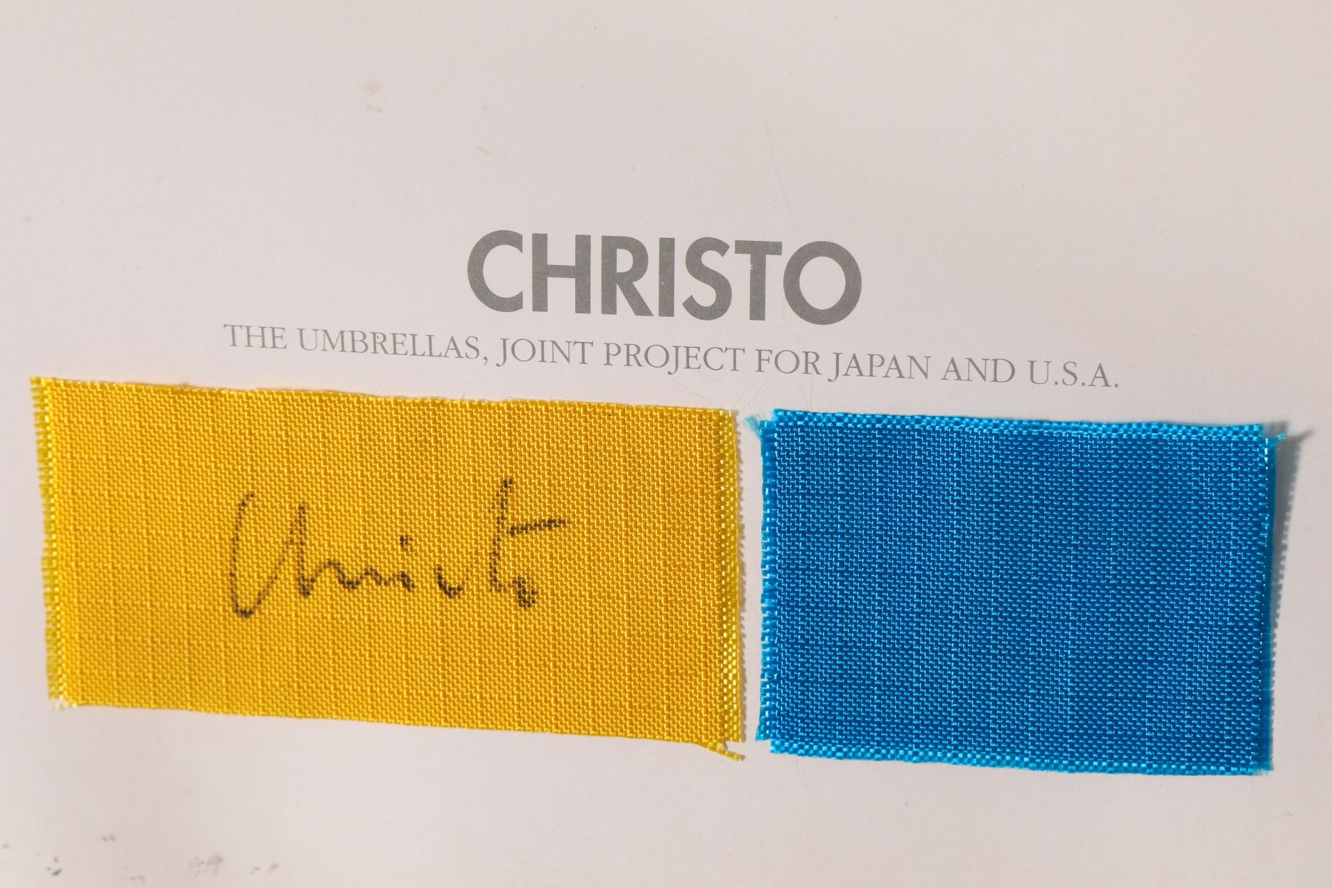 Christo*, The Umbrellas, Joint Project for Japan and U.S.A. 1991 - Bild 5 aus 7