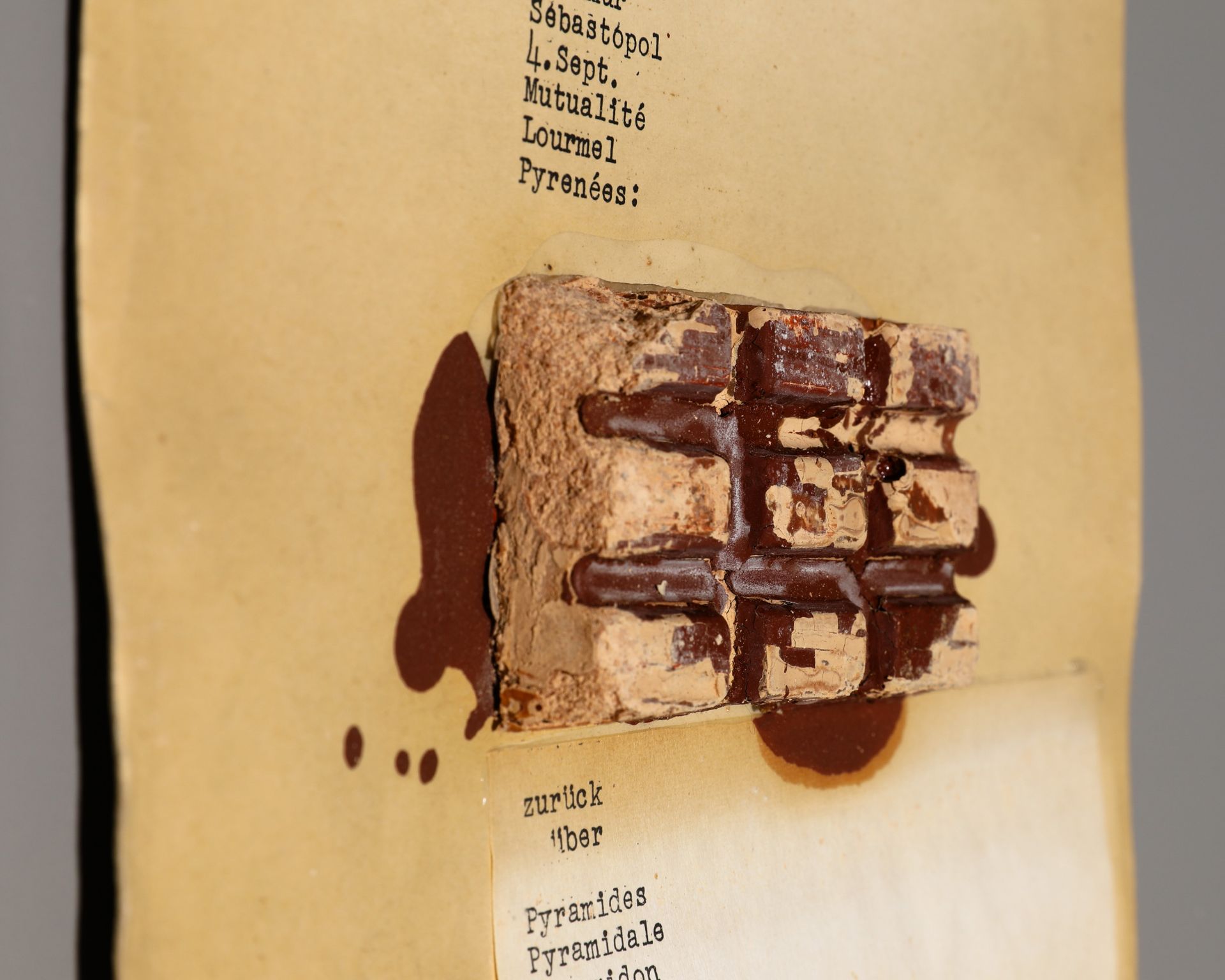 Joseph Beuys*, Mappe dé-coll/age 5, Zwei Fräulein mit Leuchtendem Brot, 1966 - Bild 3 aus 11