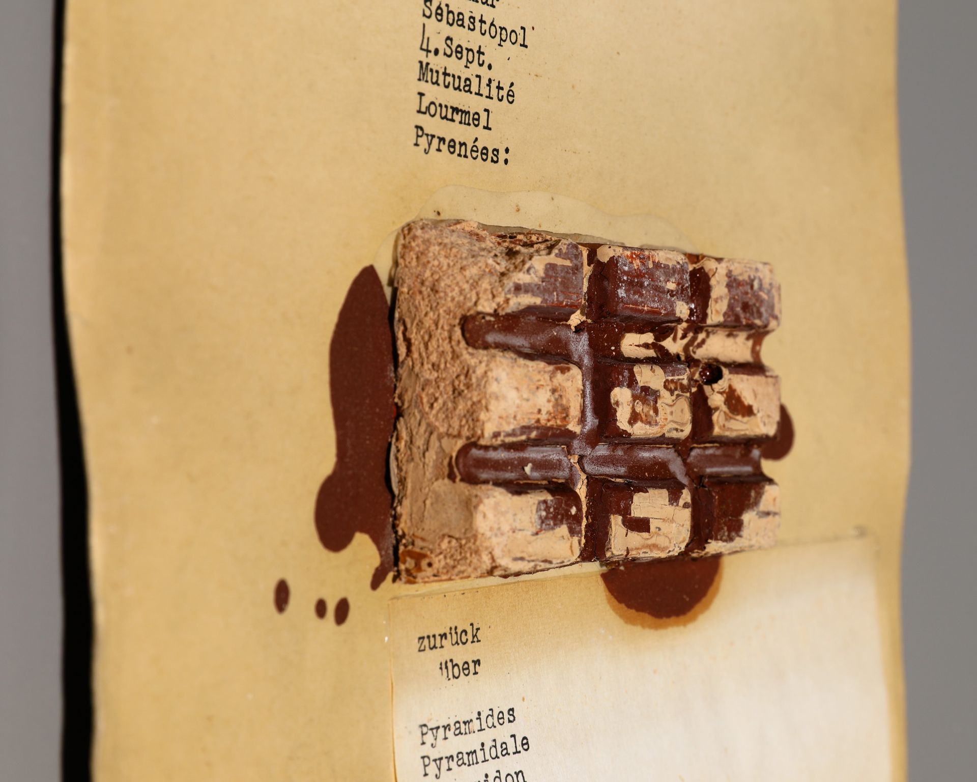 Joseph Beuys*, Mappe dé-coll/age 5, Zwei Fräulein mit Leuchtendem Brot. 1966 - Image 3 of 11