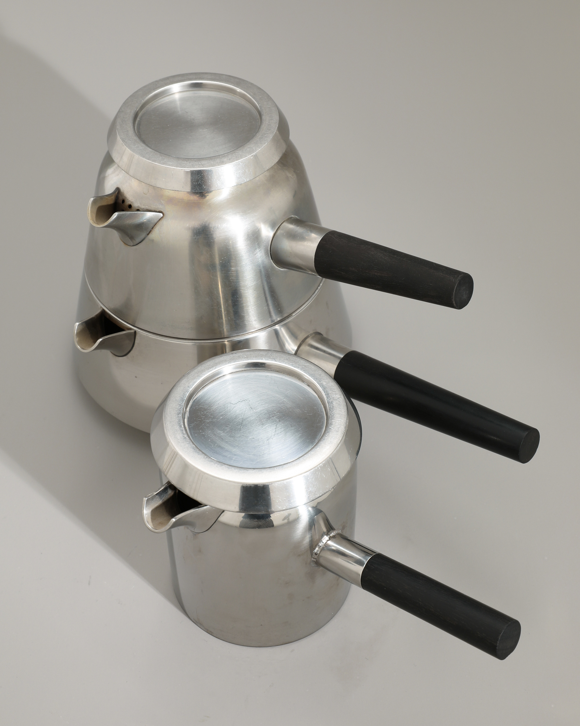 Magnus Stephensen for Georg Jensen, Kopenhagen. Tea and water kettle and chocolate pot - Image 2 of 5