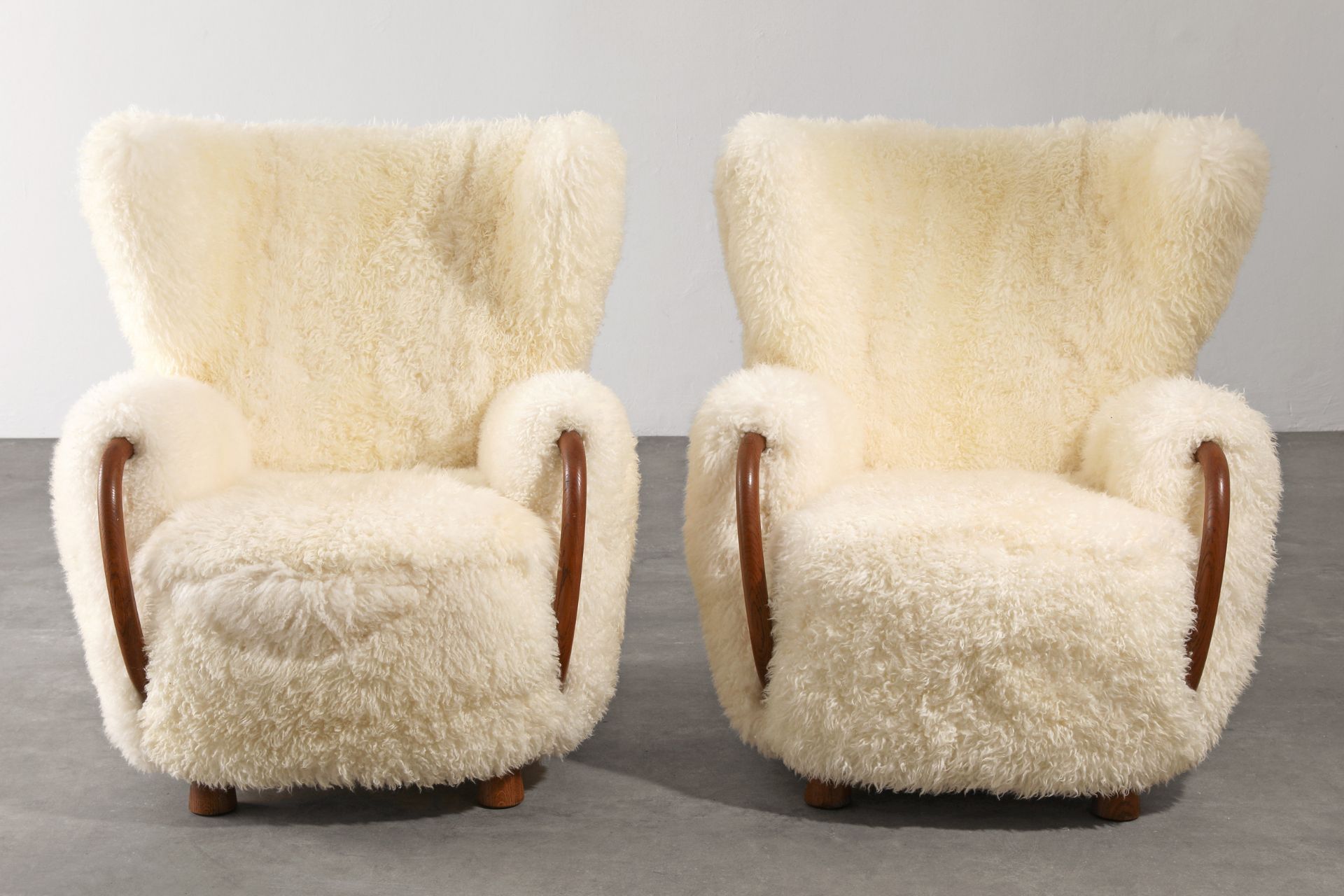 Viggo Boesen (attr.), 2 x high-back Lounge Chairs - Image 2 of 6