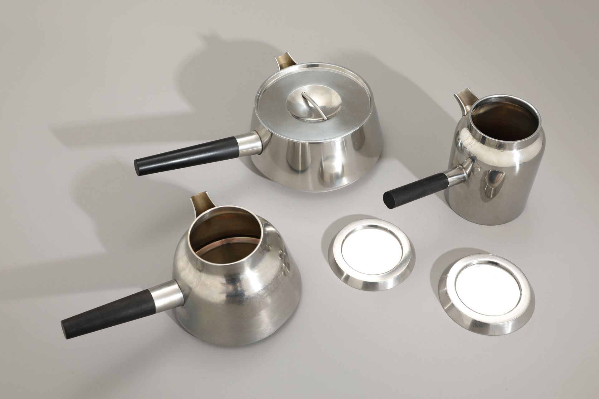 Magnus Stephensen for Georg Jensen, Kopenhagen. Tea and water kettle and chocolate pot - Image 4 of 5