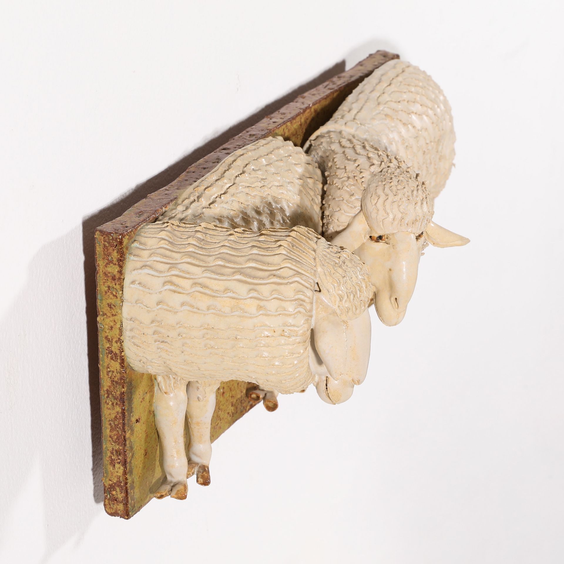 Beate Kuhn*, sculpture sheep and a wall plate with two sheep, 1978 - Image 4 of 8